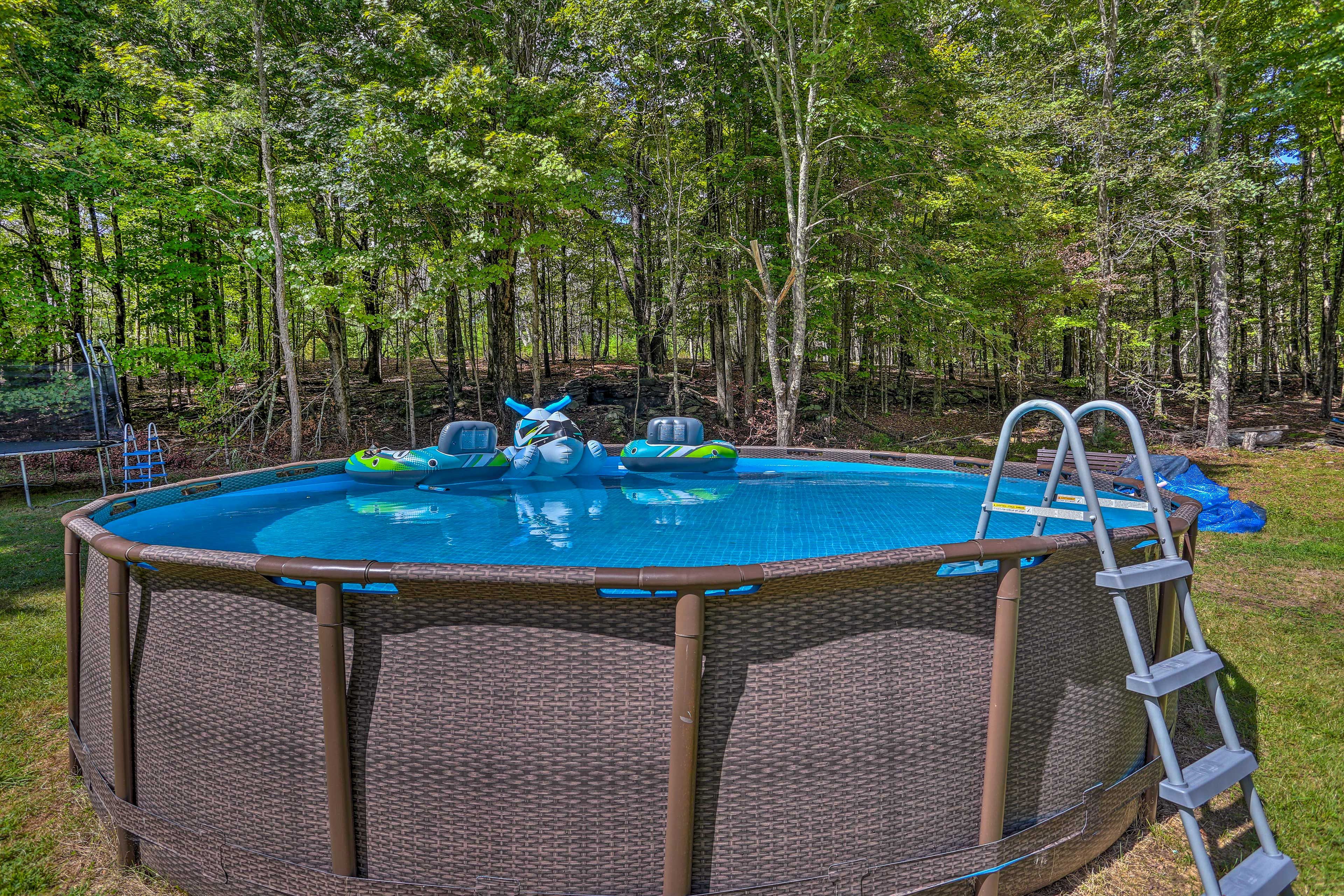 Outdoor Space | Above-Ground Pool