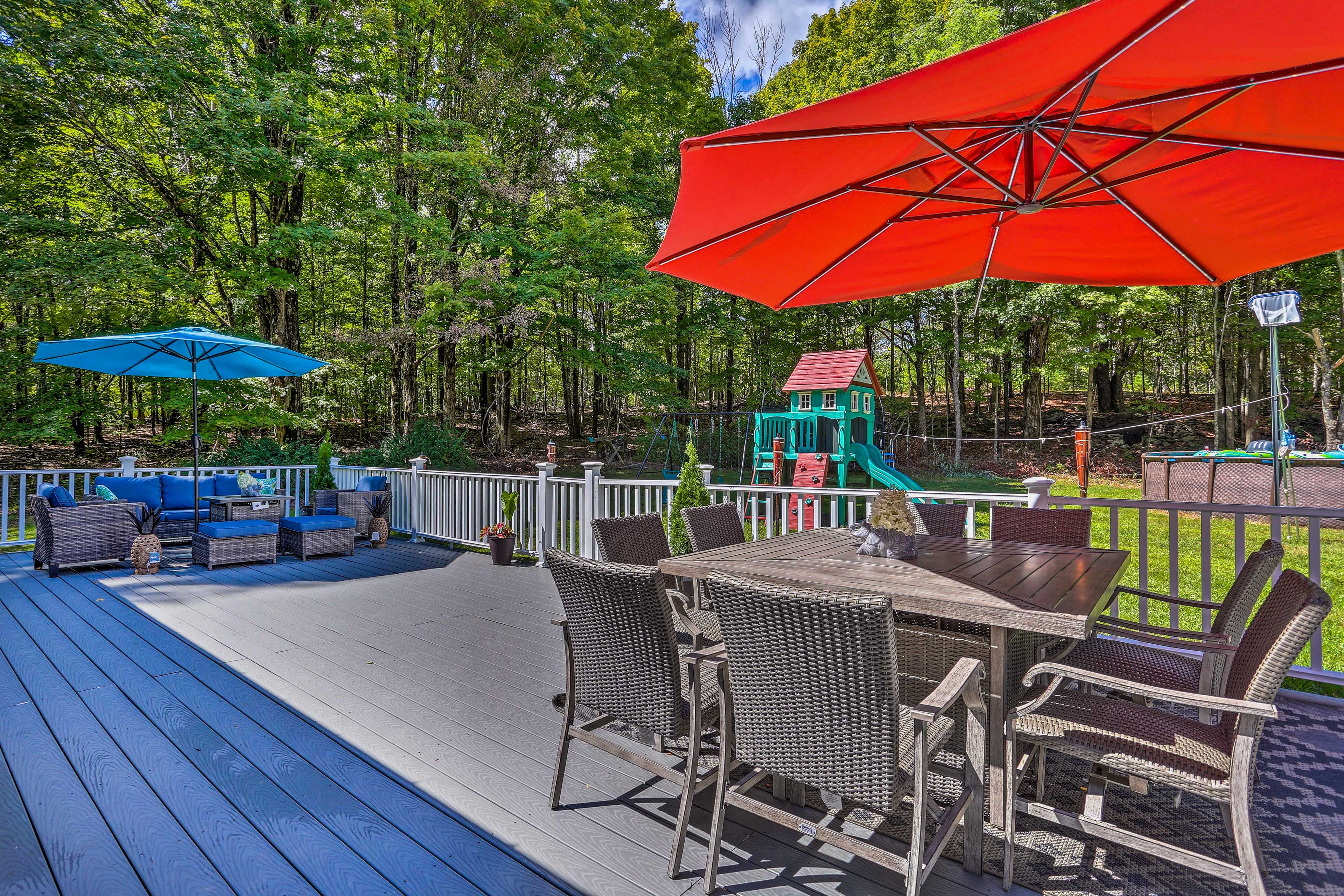 Deck | Outdoor Seating