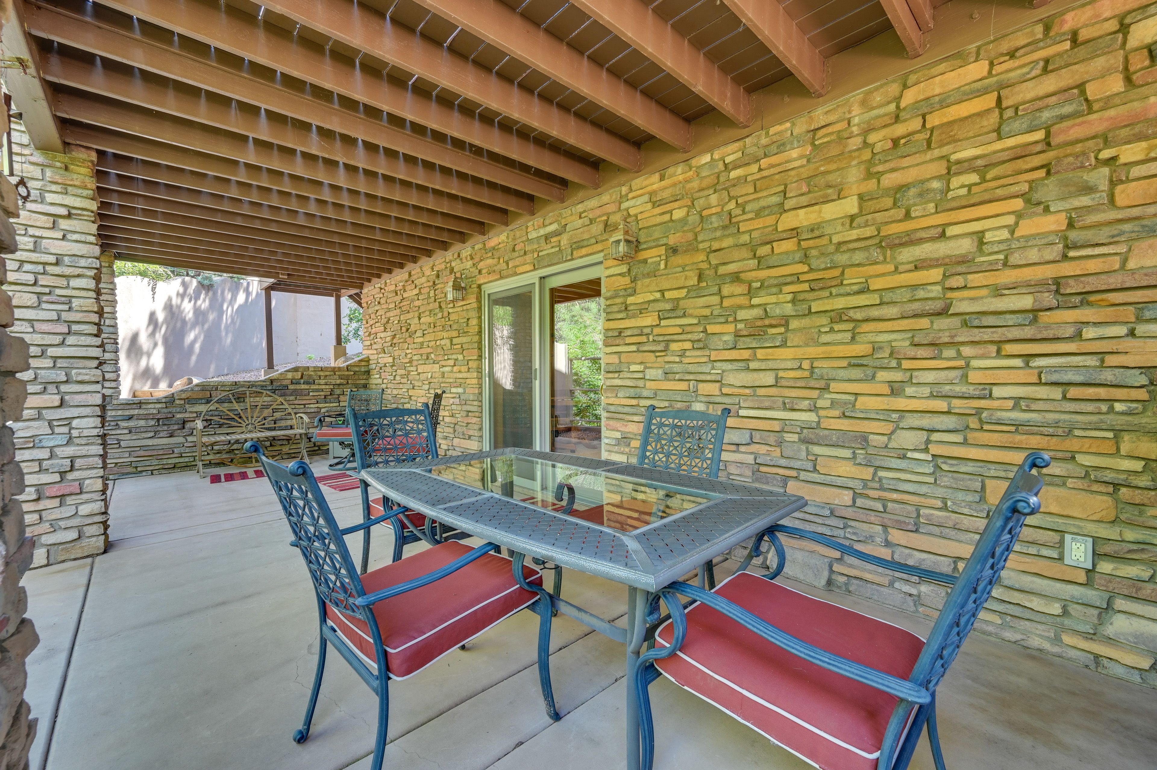Dining Area | Covered Patio