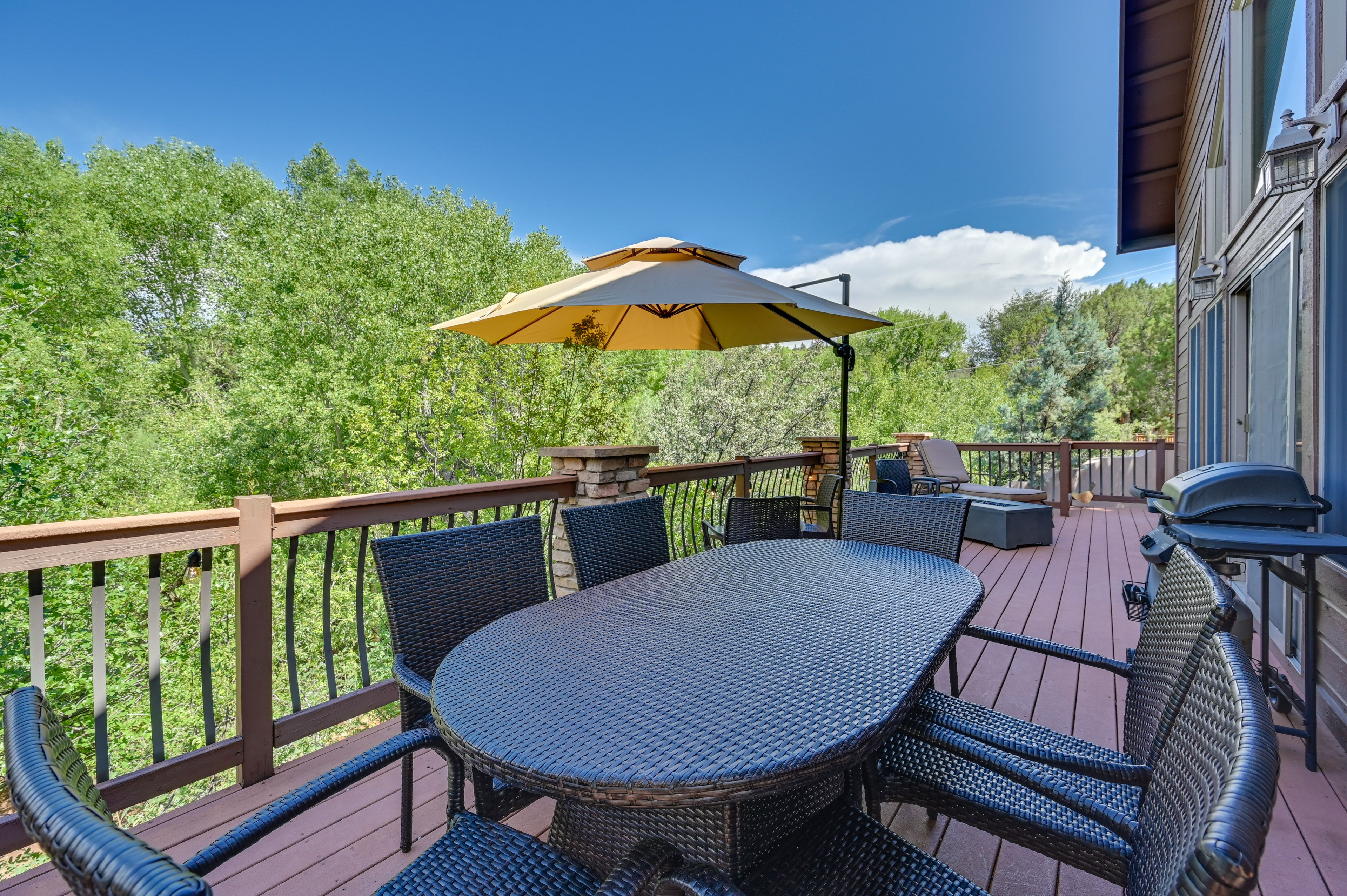 Dining Area | Deck