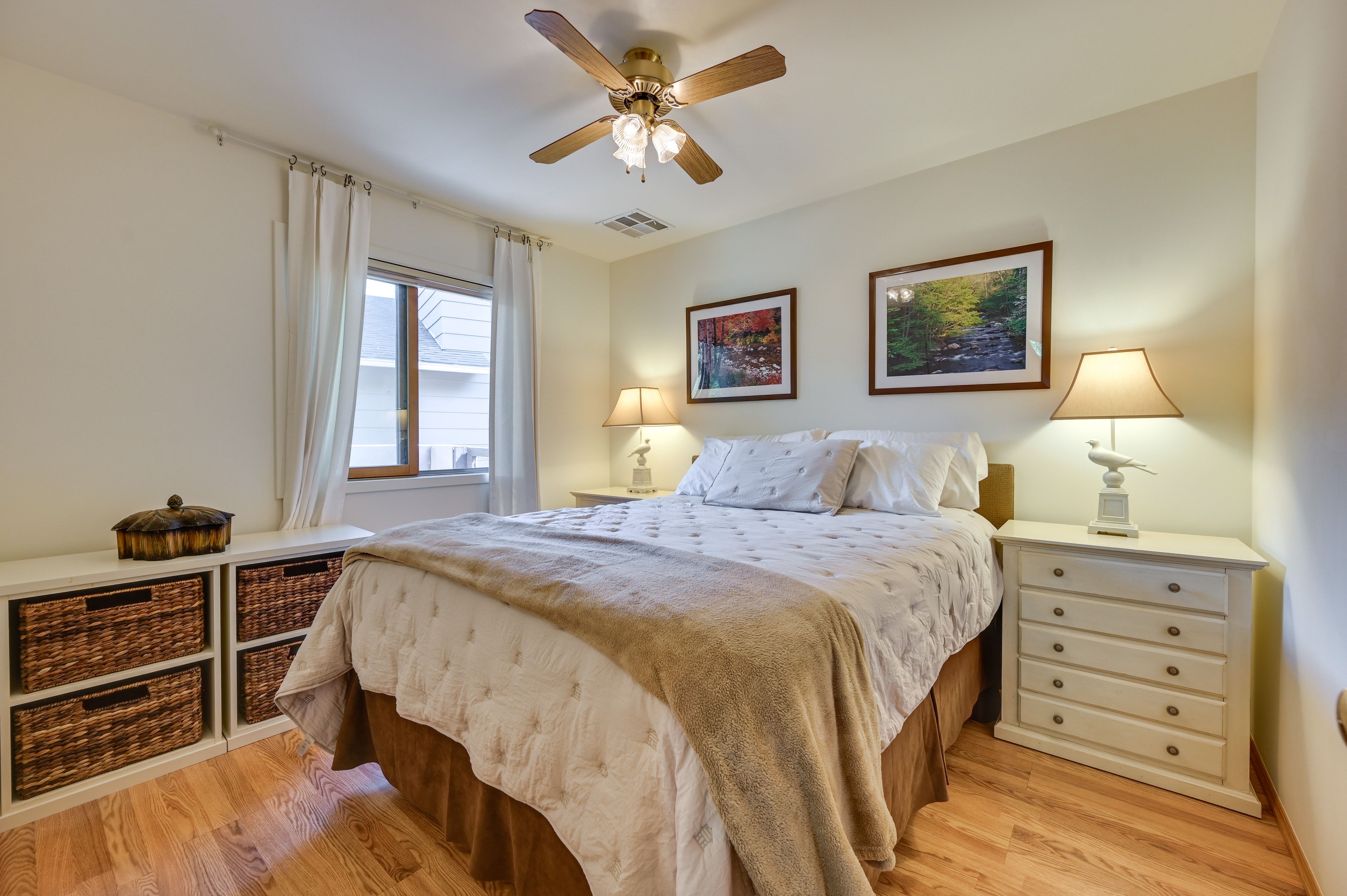 Bedroom 2 | Queen Bed