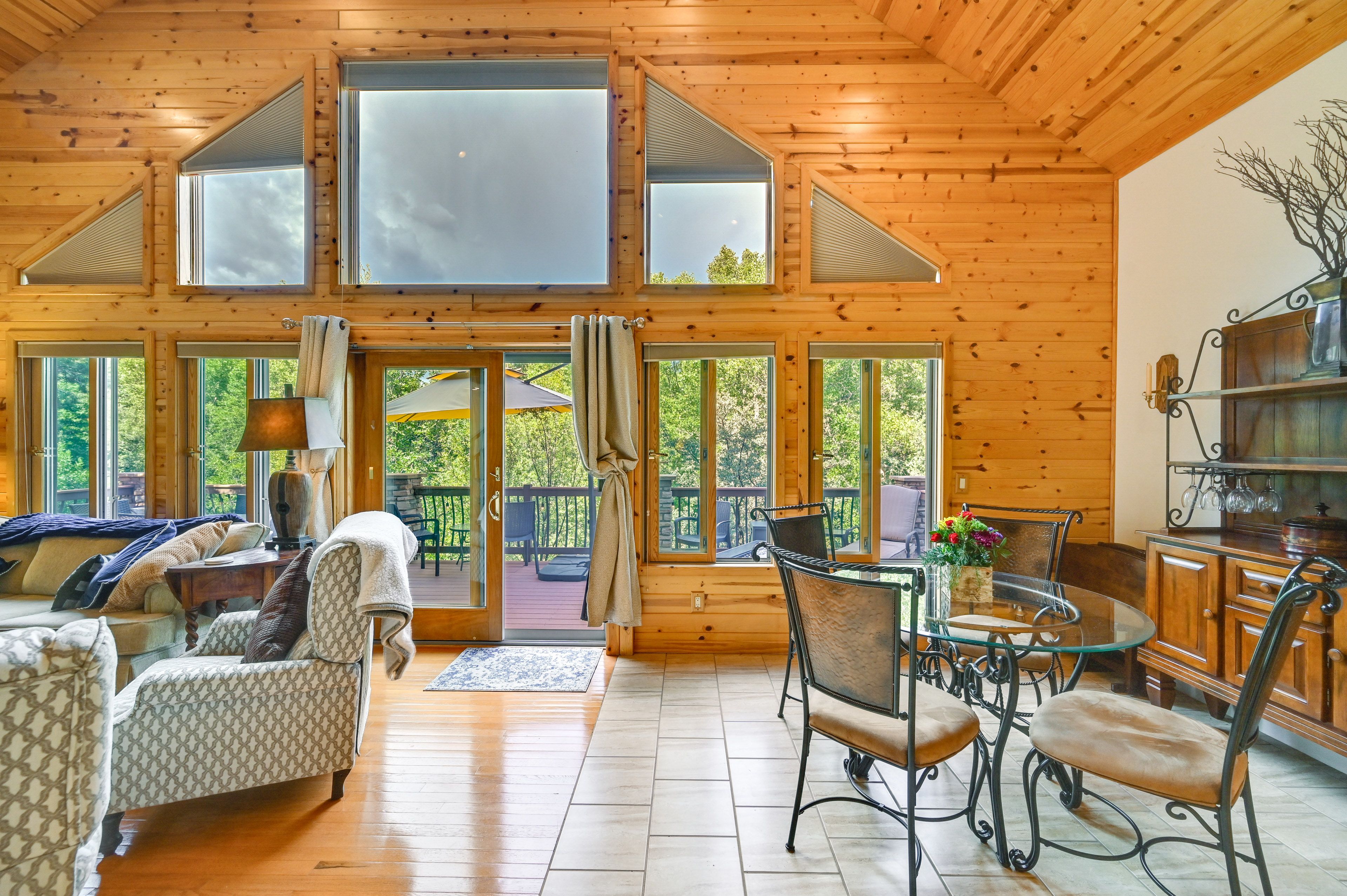 Natural Lighting | Dining Area