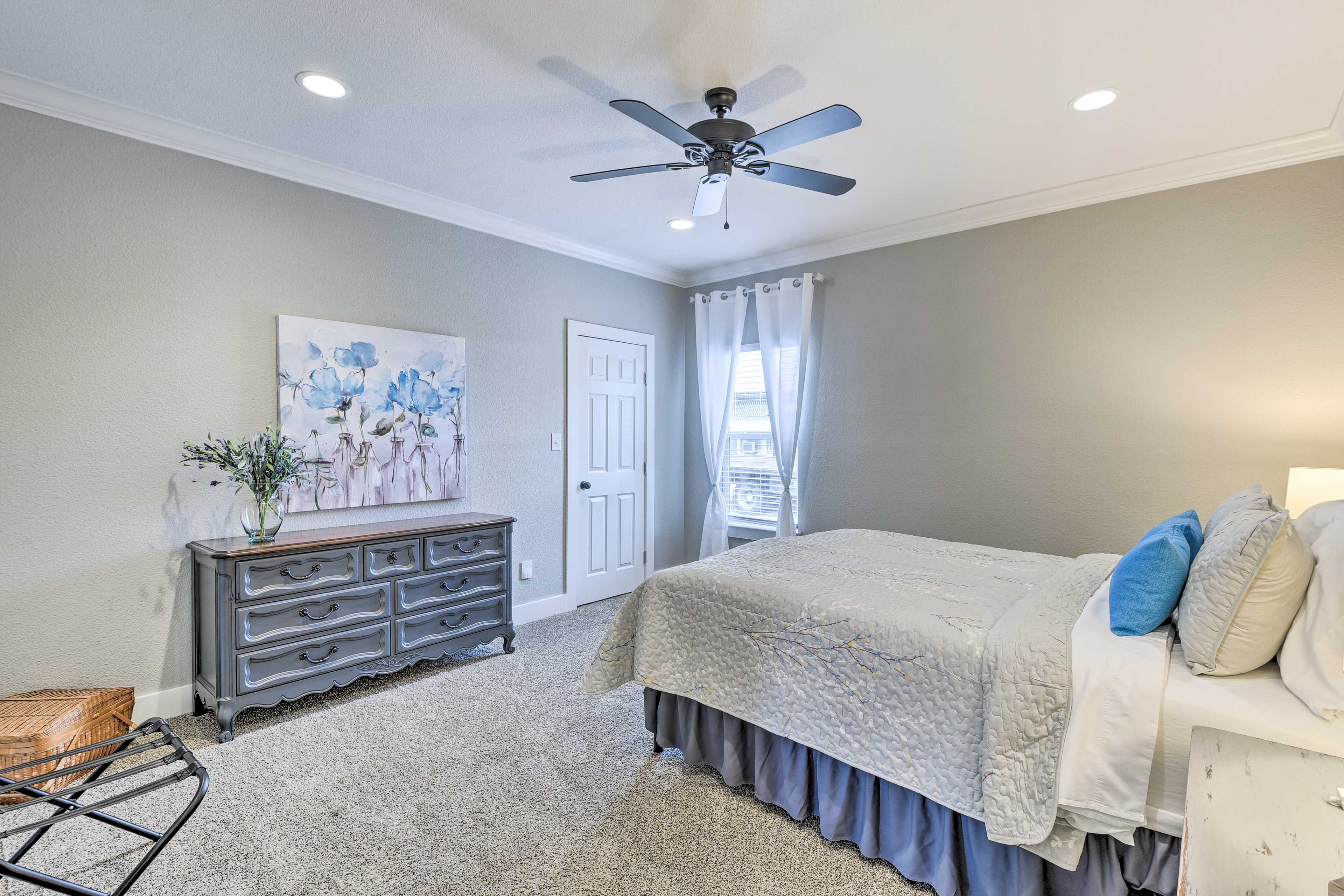 Bedroom 3 | Queen Bed
