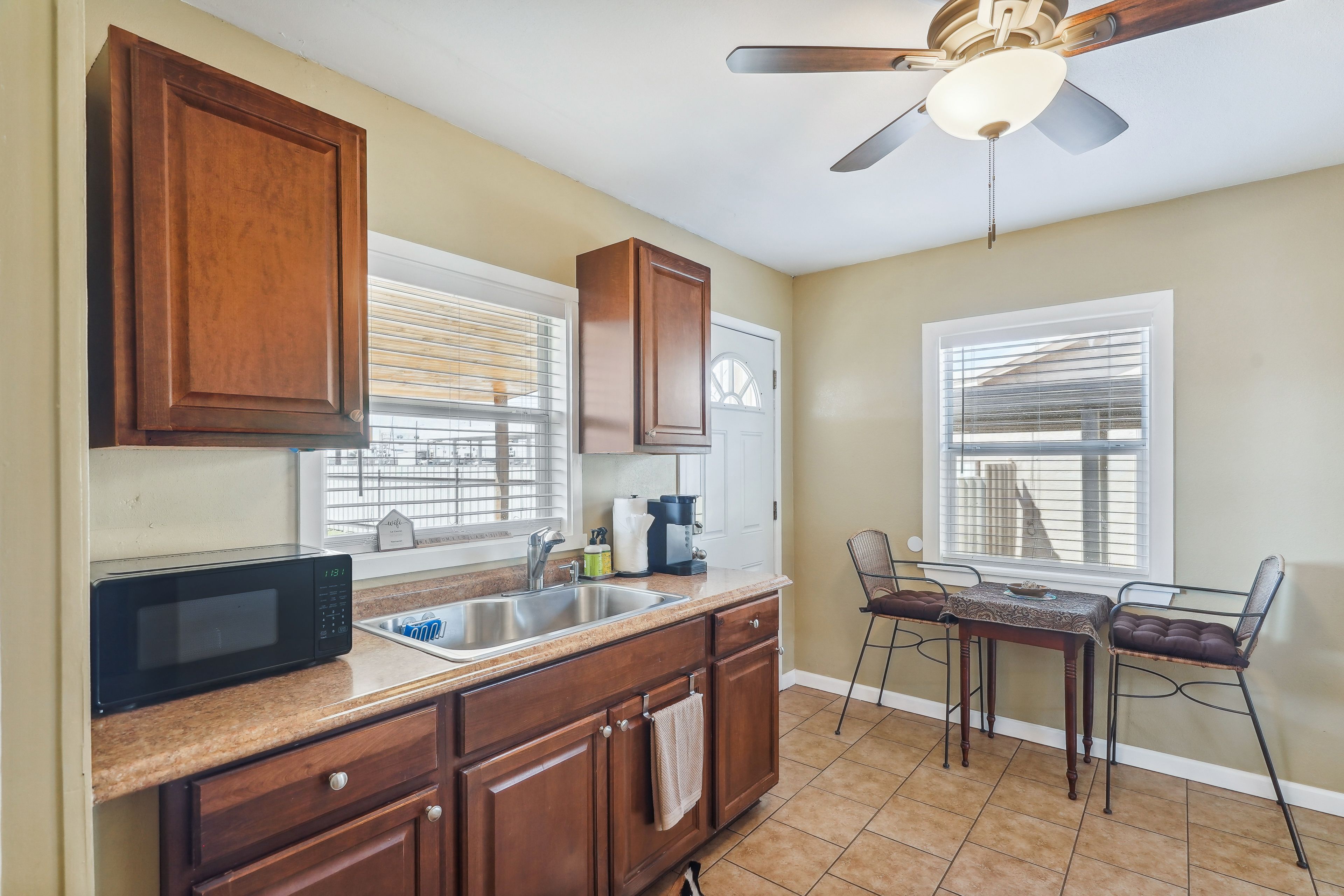 Dining Area | Dishware & Flatware Provided
