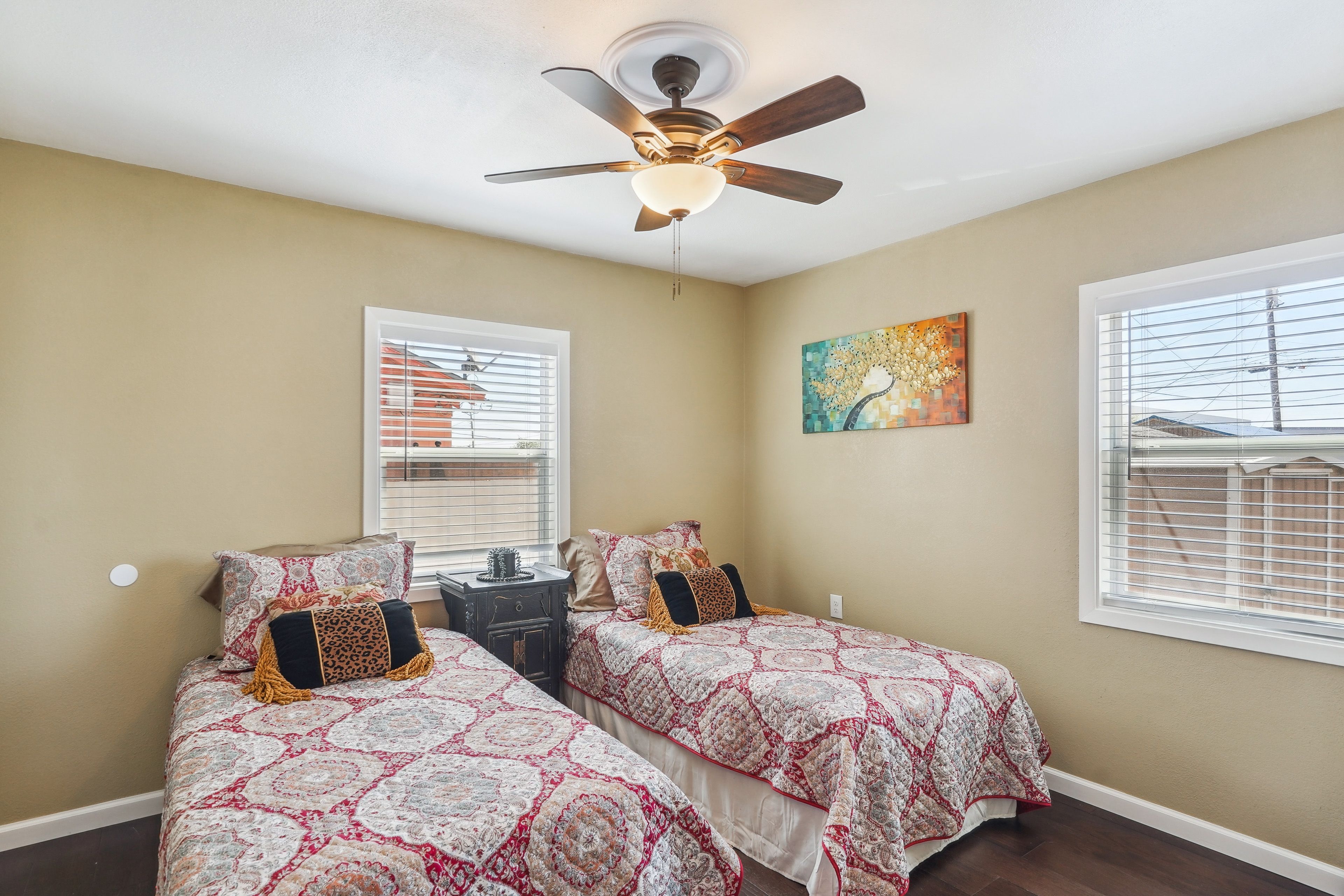 Bedroom 2 | 2 Twin Beds