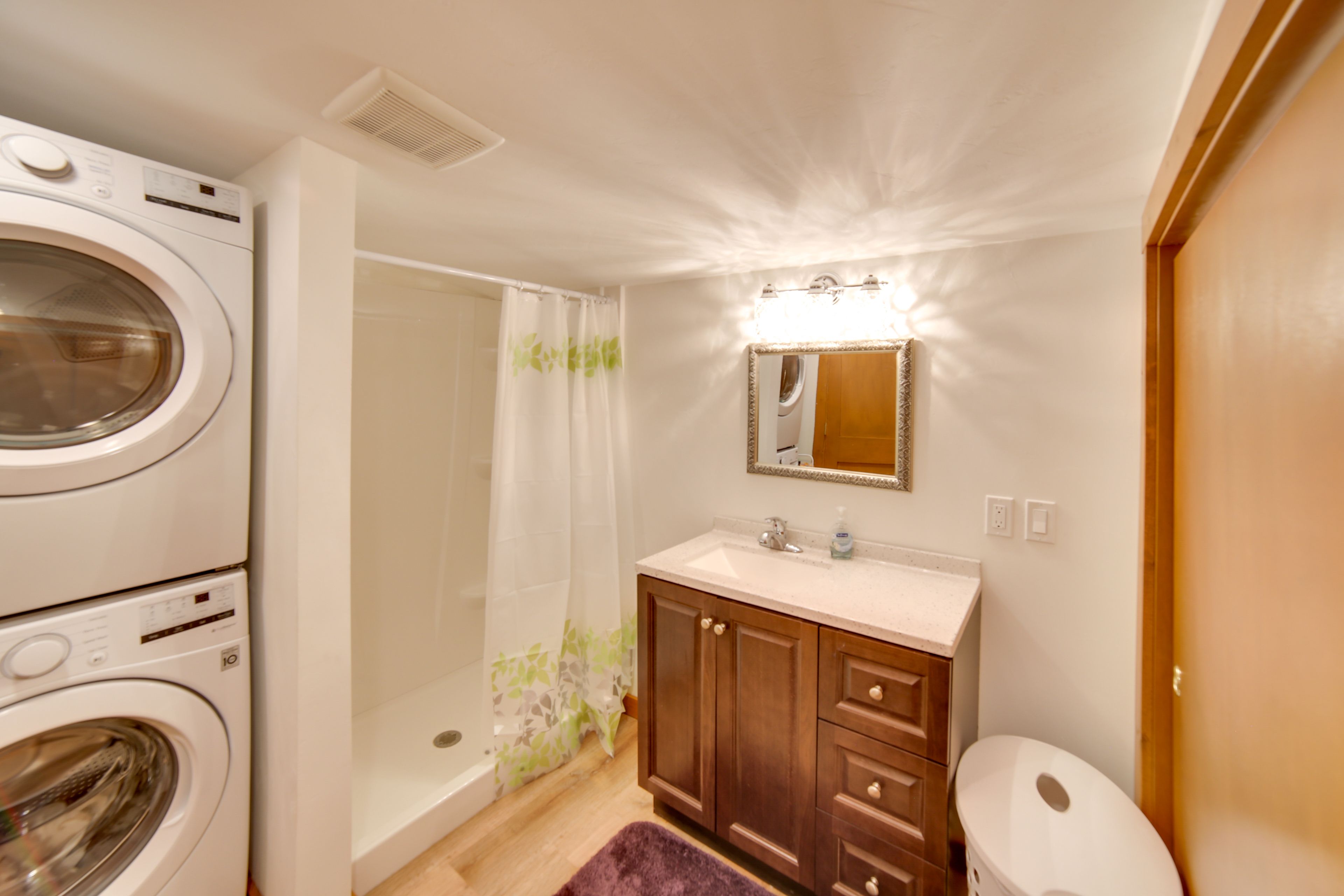Full Bathroom | Main Level | Washer + Dryer