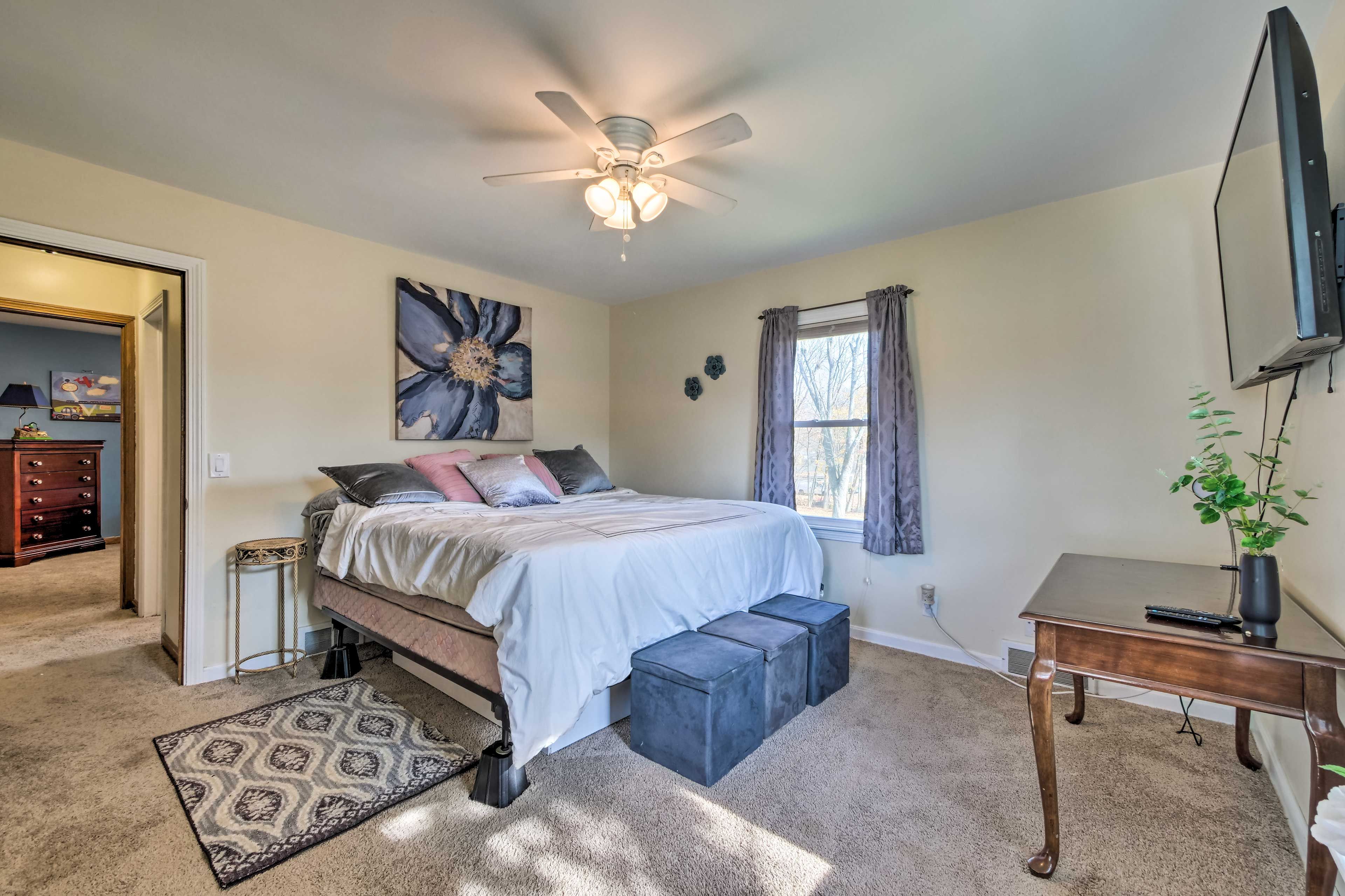 Bedroom 1 | King Bed