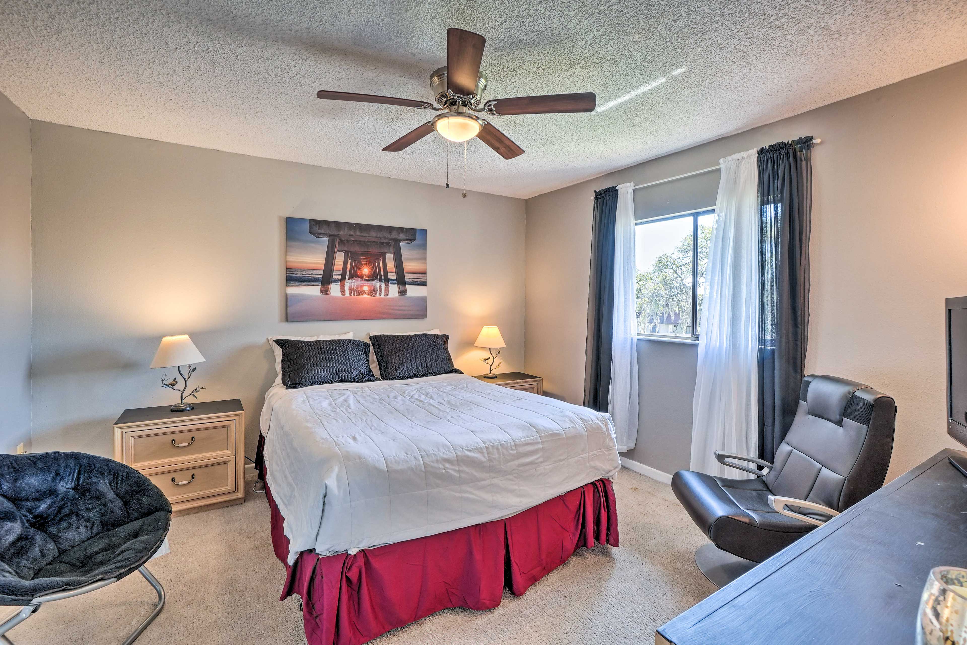 Bedroom 2 | Queen Bed