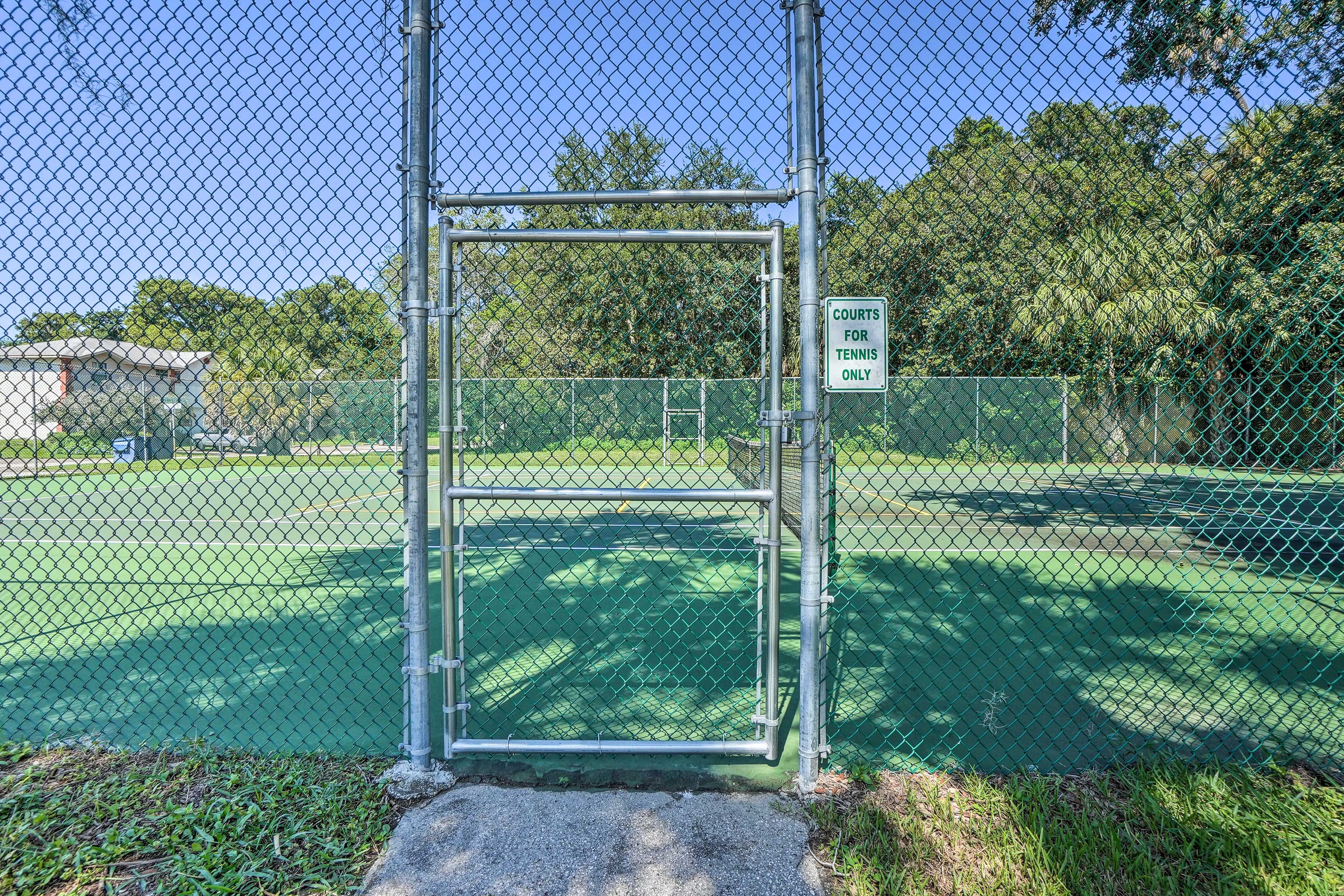 Brandywine Condominiums Amenities | Community Tennis Court