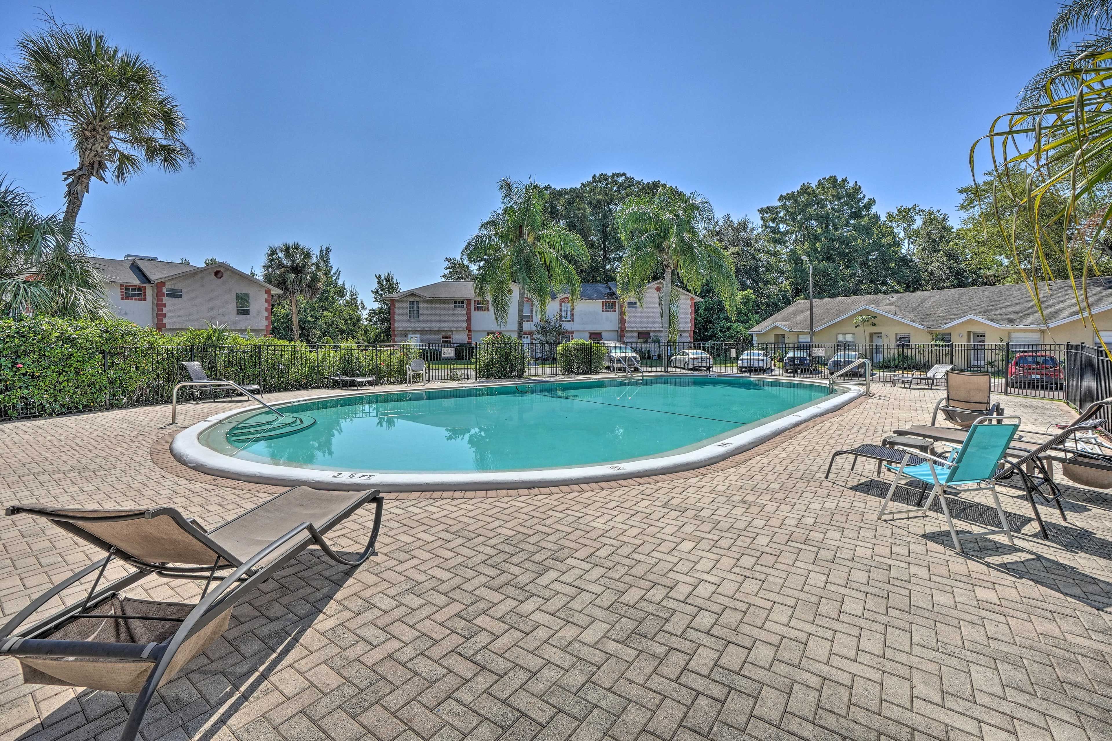 Brandywine Condominiums Amenities | Community Pool