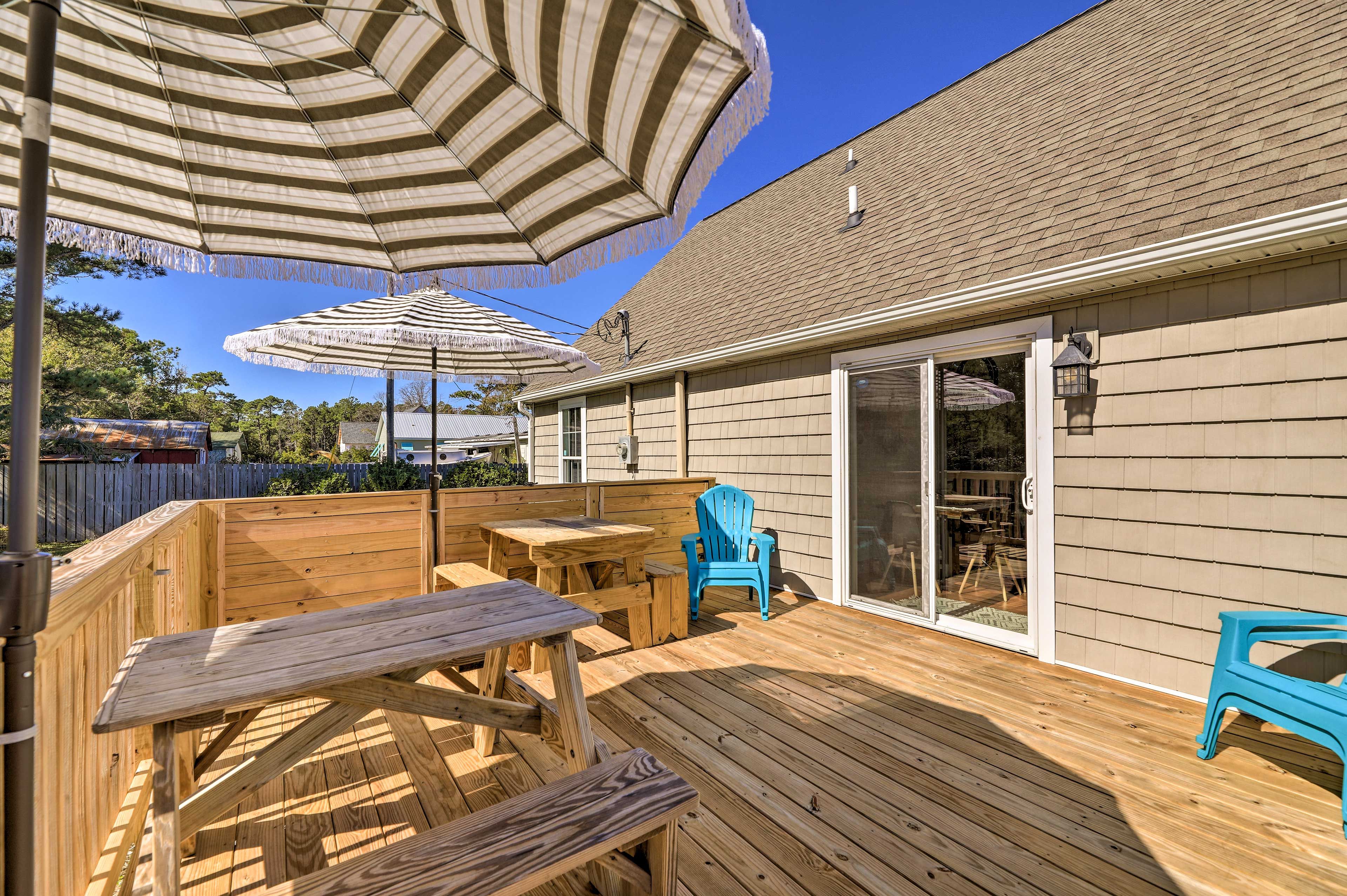 House Exterior | Back Deck | Dining Area | Gas Grill
