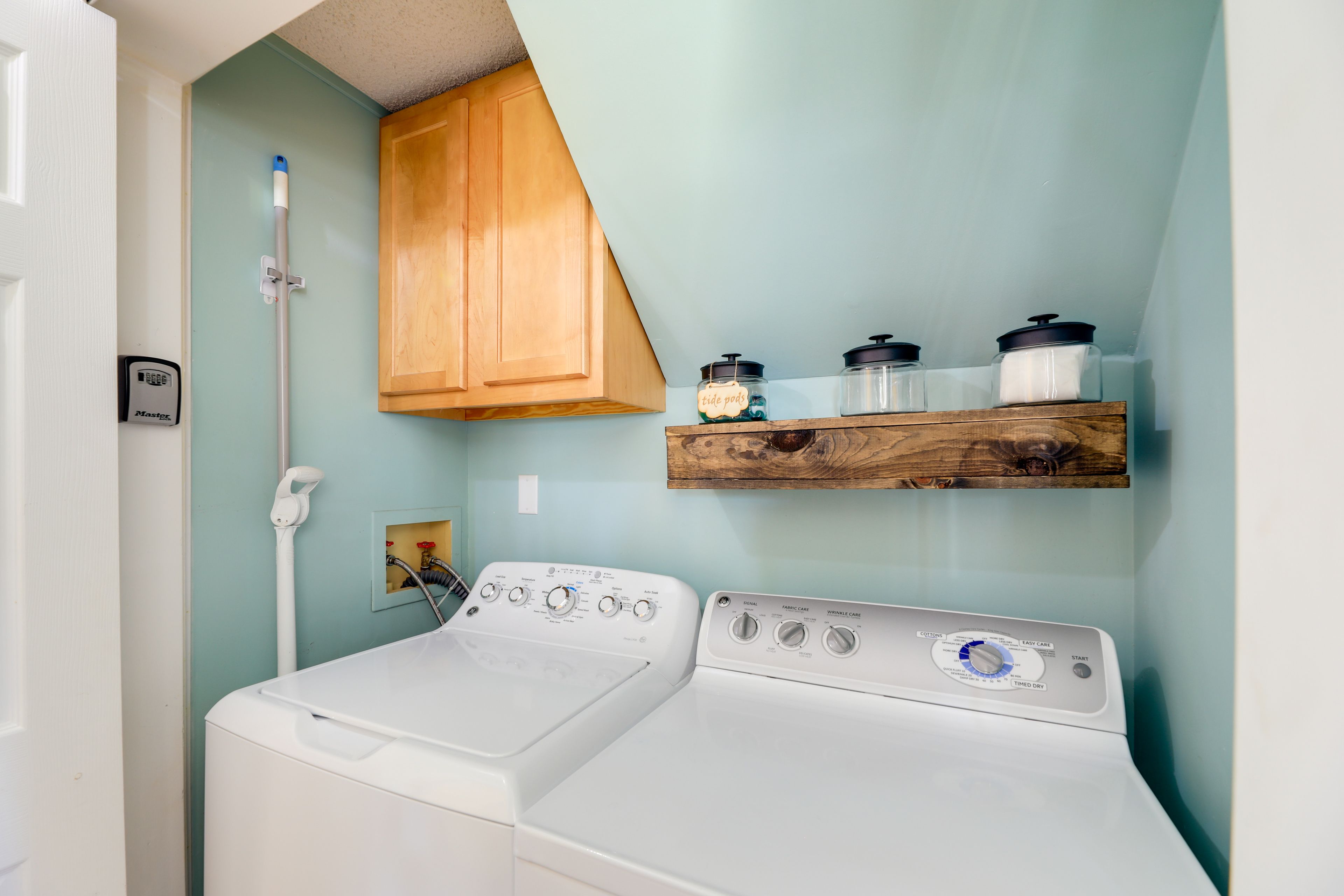 Laundry | Detergent Provided