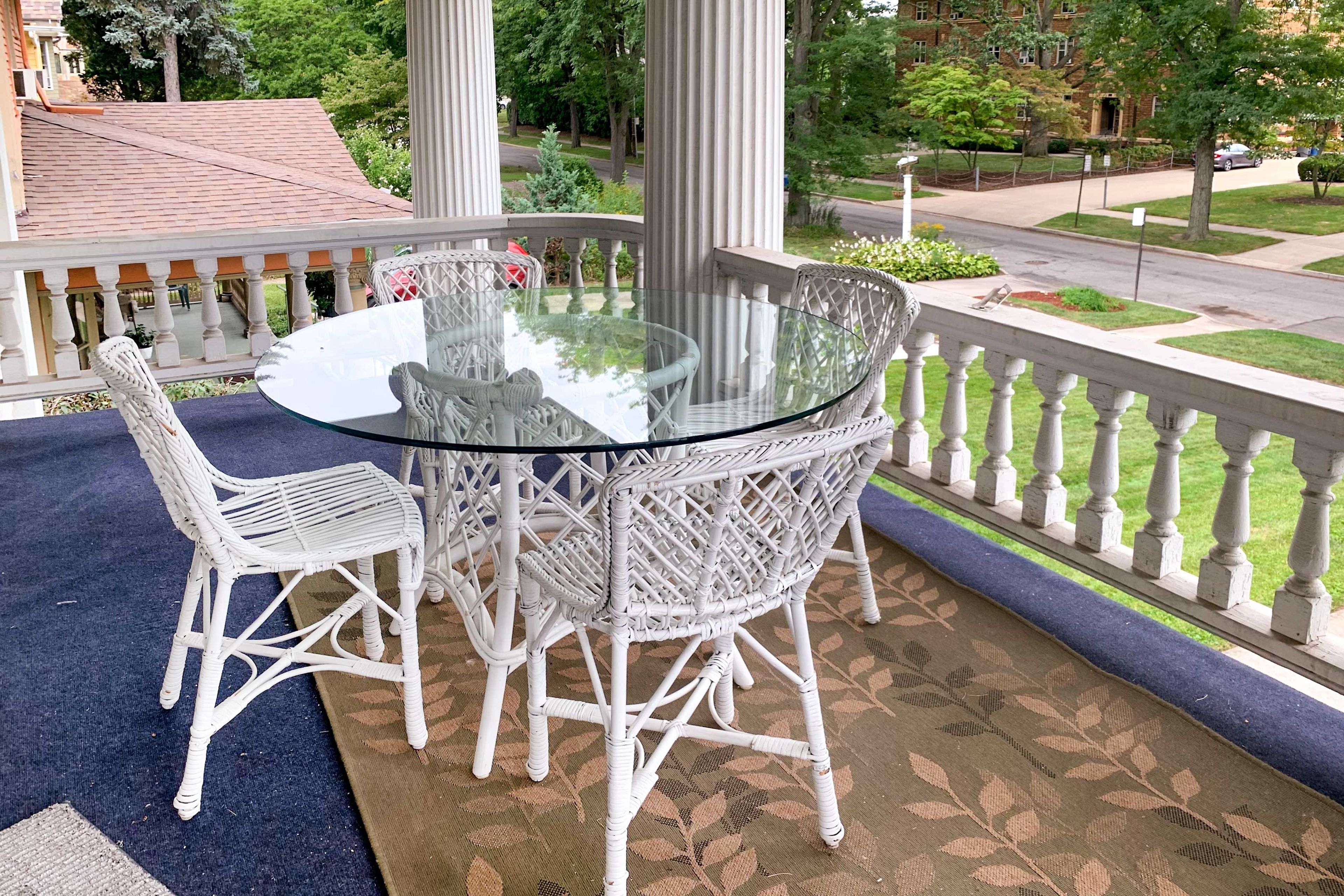 Private Balcony | Outdoor Dining Table