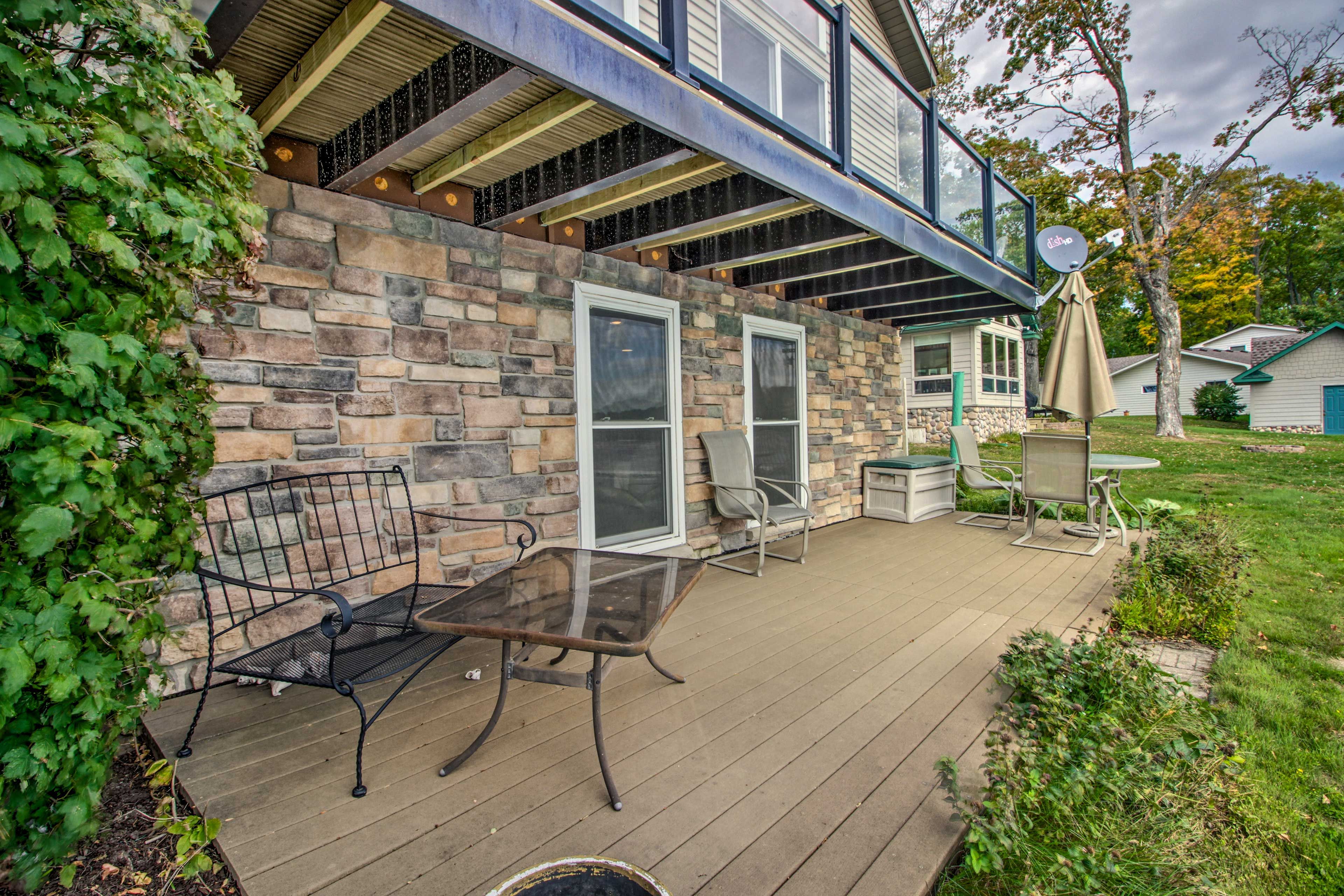 Patio | Gas Grill | Outdoor Dining Area