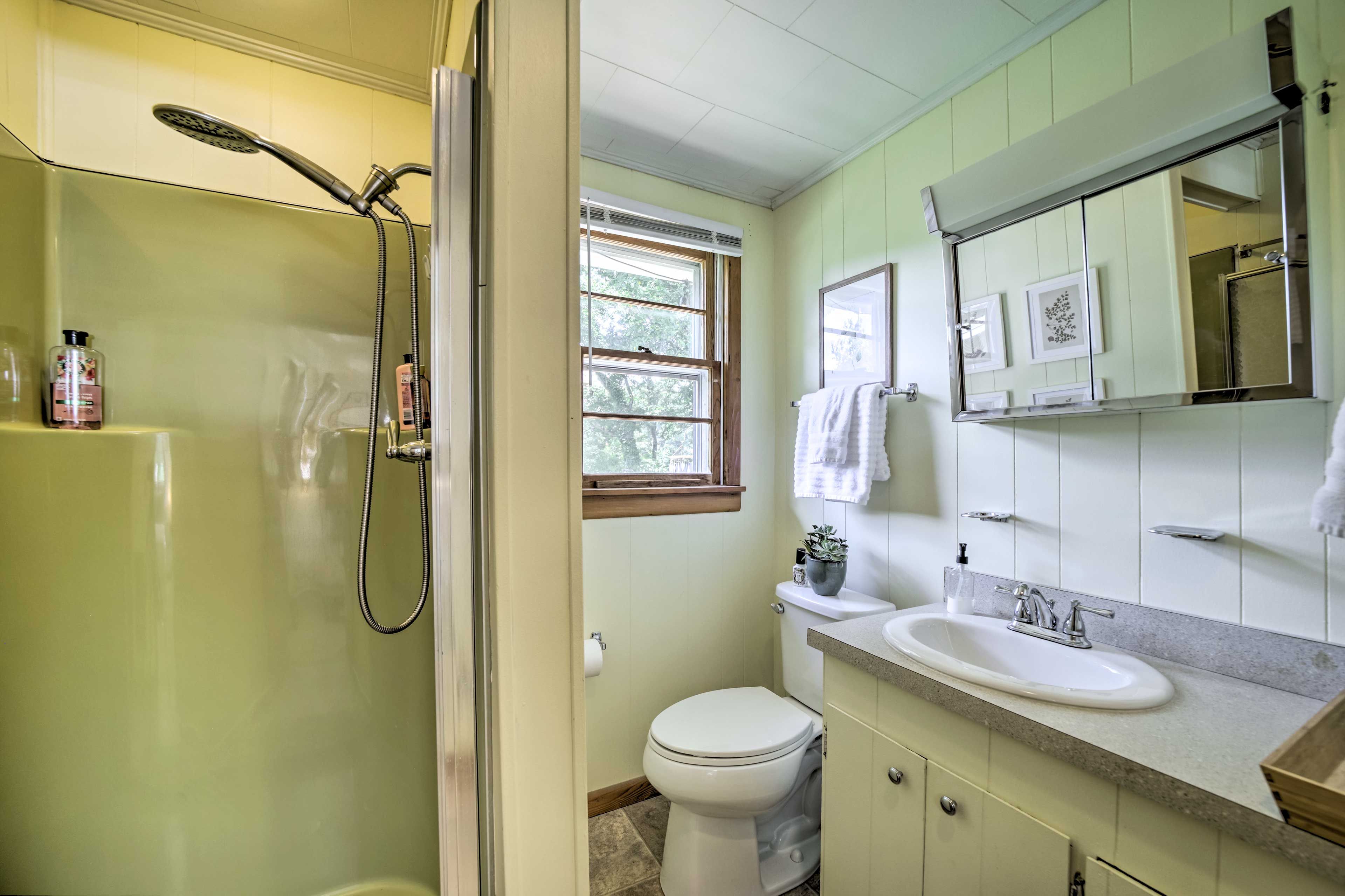 Full Bathroom
