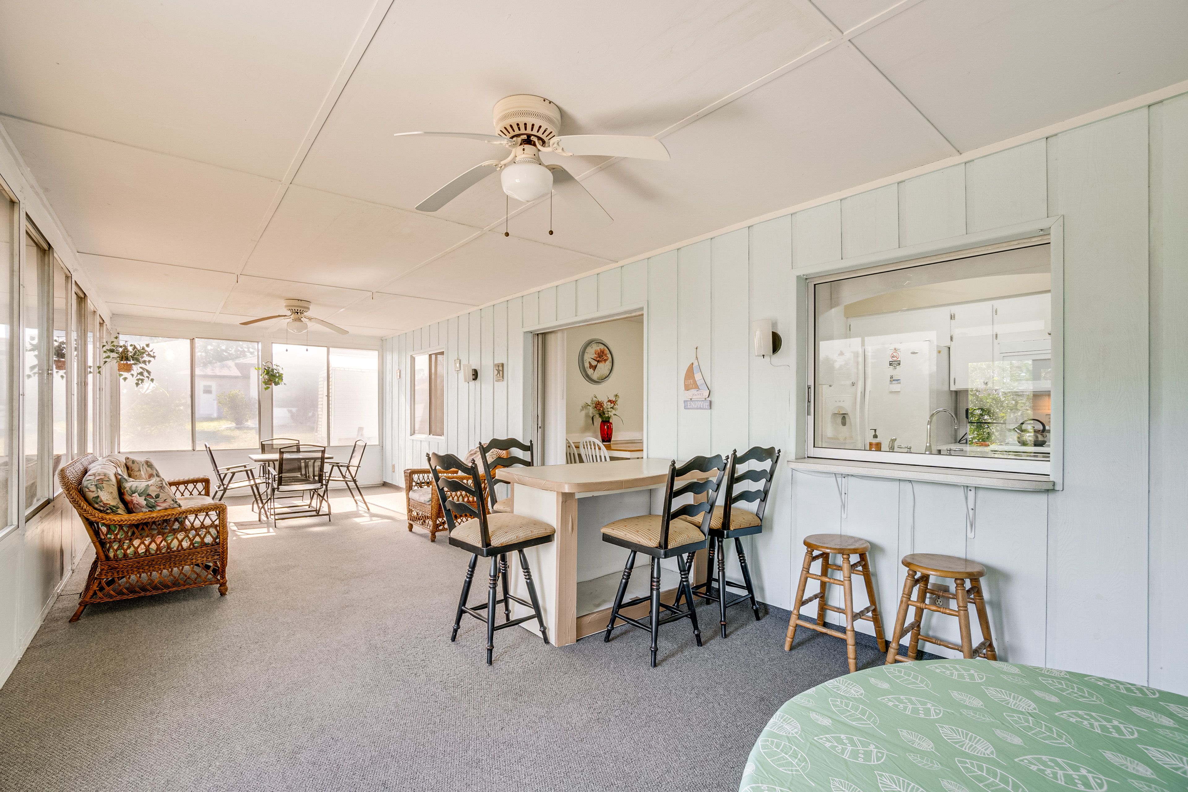 Screened-In Porch