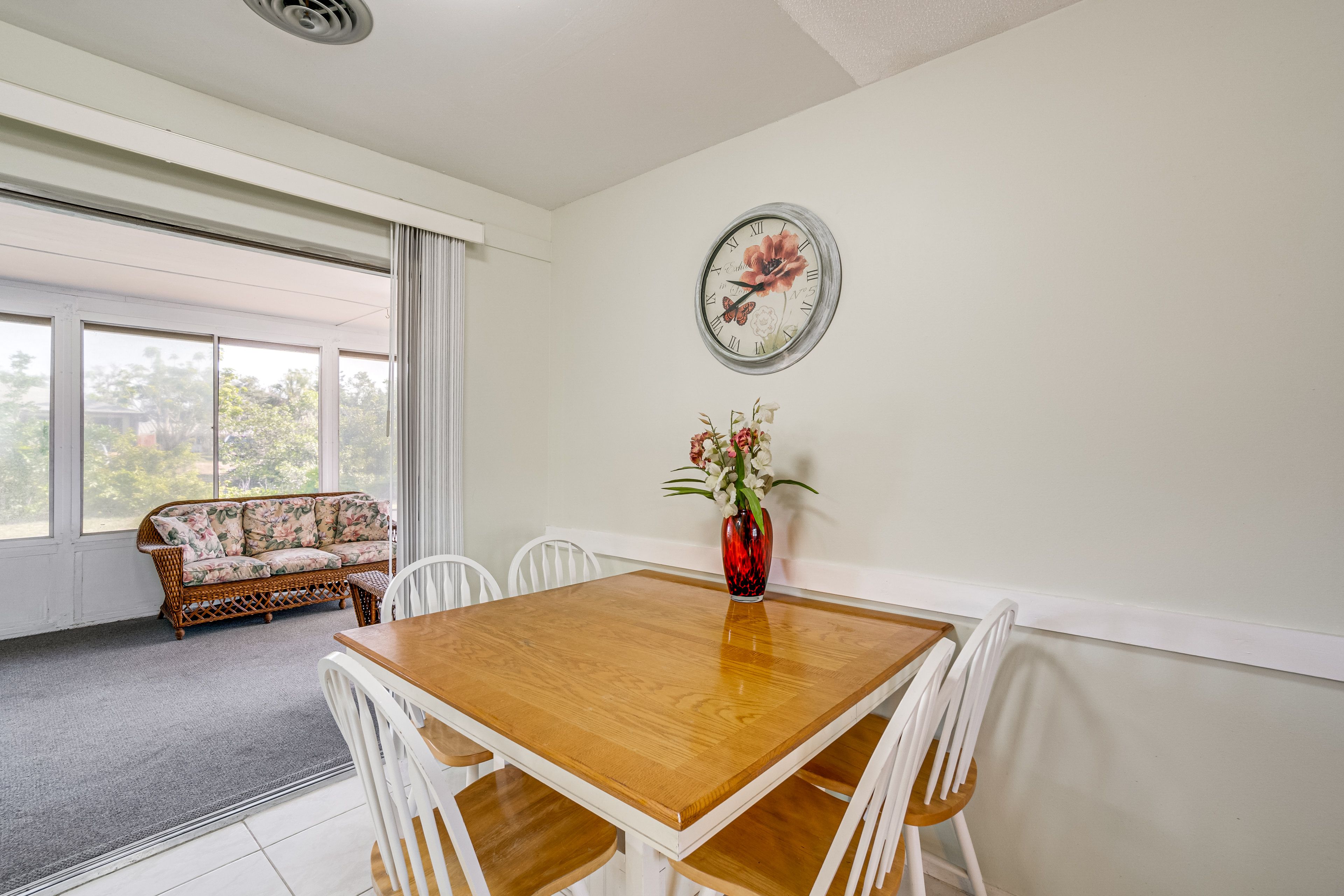 Dining Area | Dishware & Flatware