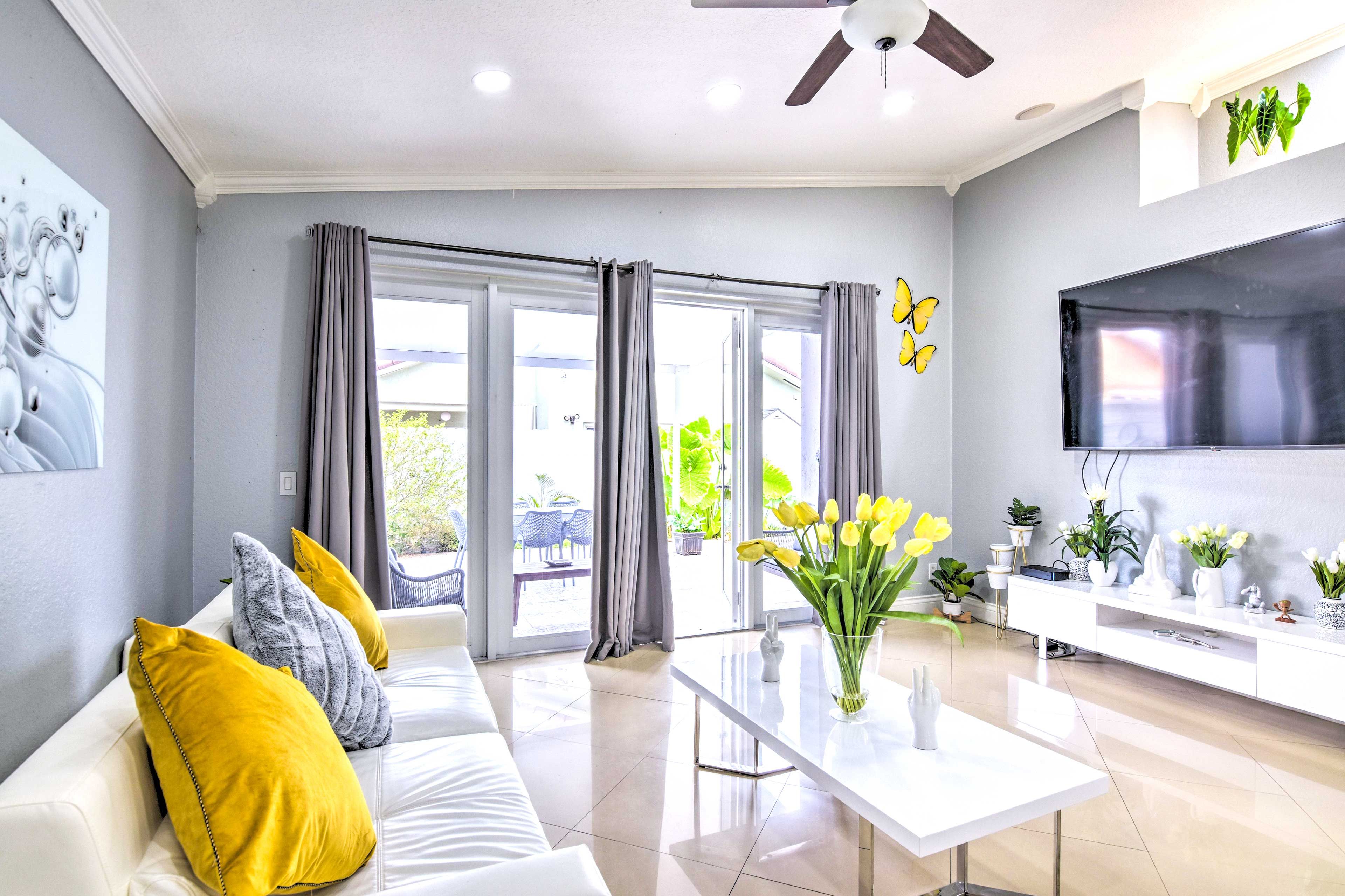Living Room | Smart TV w/ Cable | Patio Access