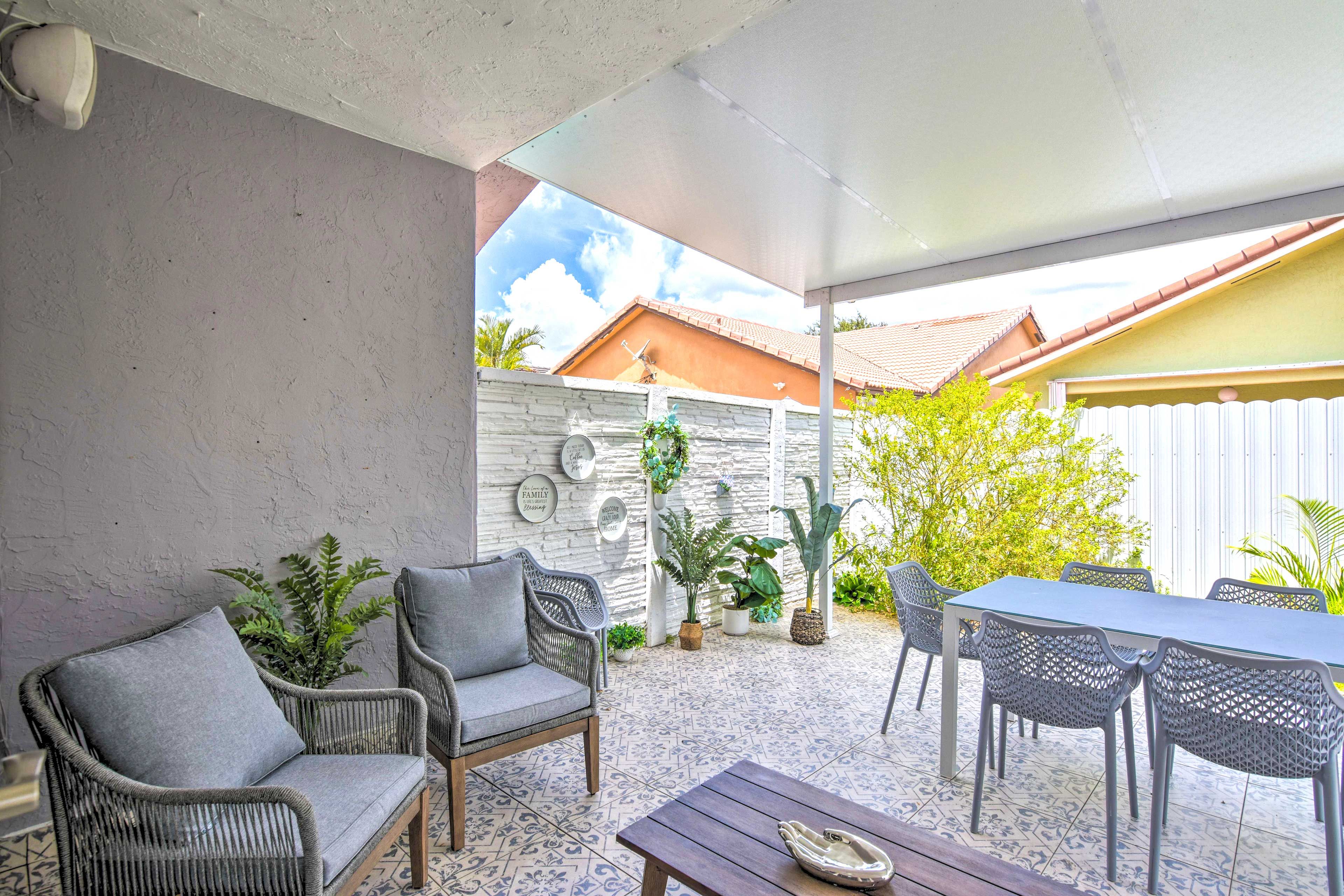 Covered Patio | Outdoor Dining Area