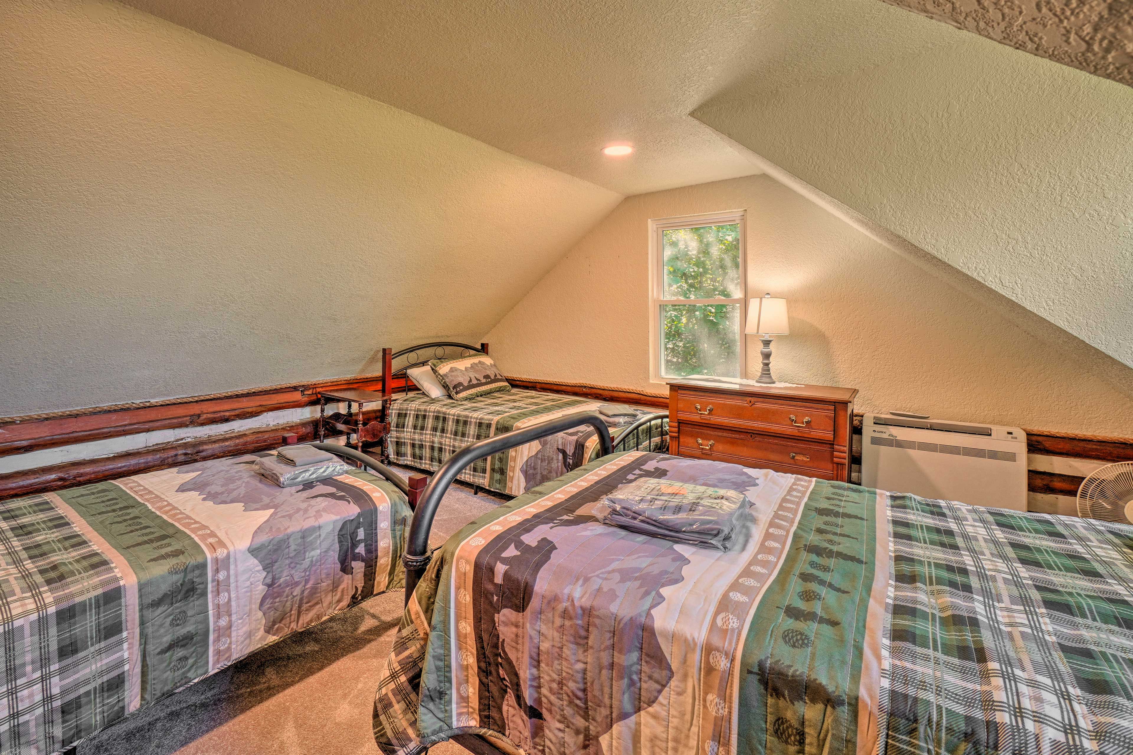 Bedroom 2 | 3 Twin Beds | 2nd Floor