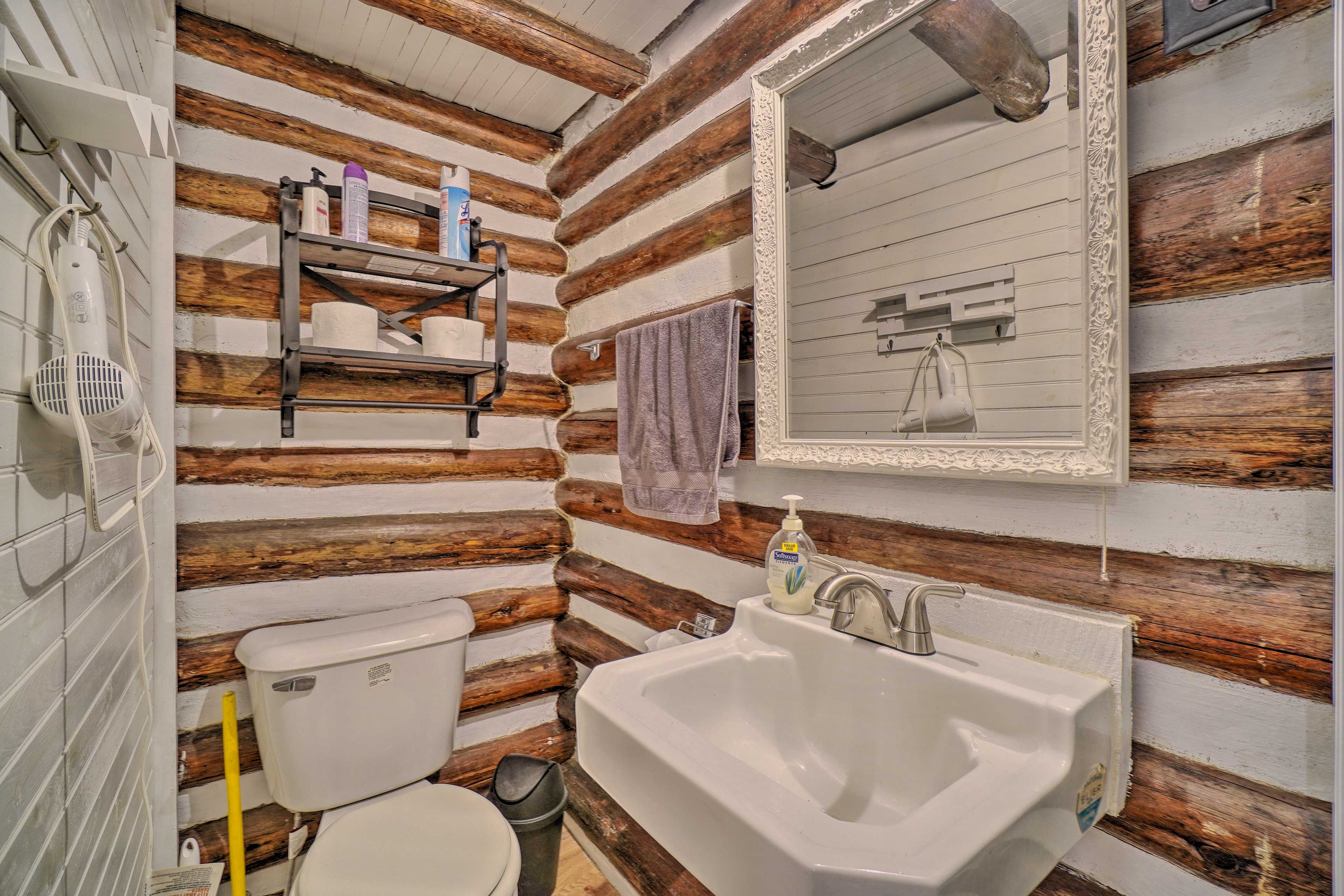 Full Bathroom | 1st Floor