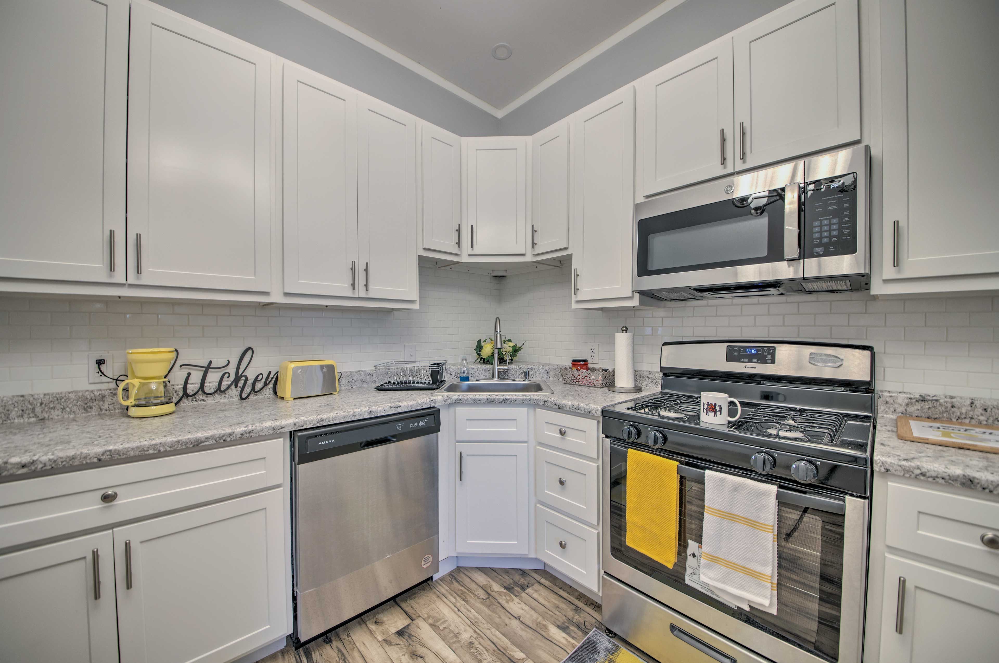 Kitchen | Cooking Basics | Dishware & Flatware | Trash Bags | Paper Towels