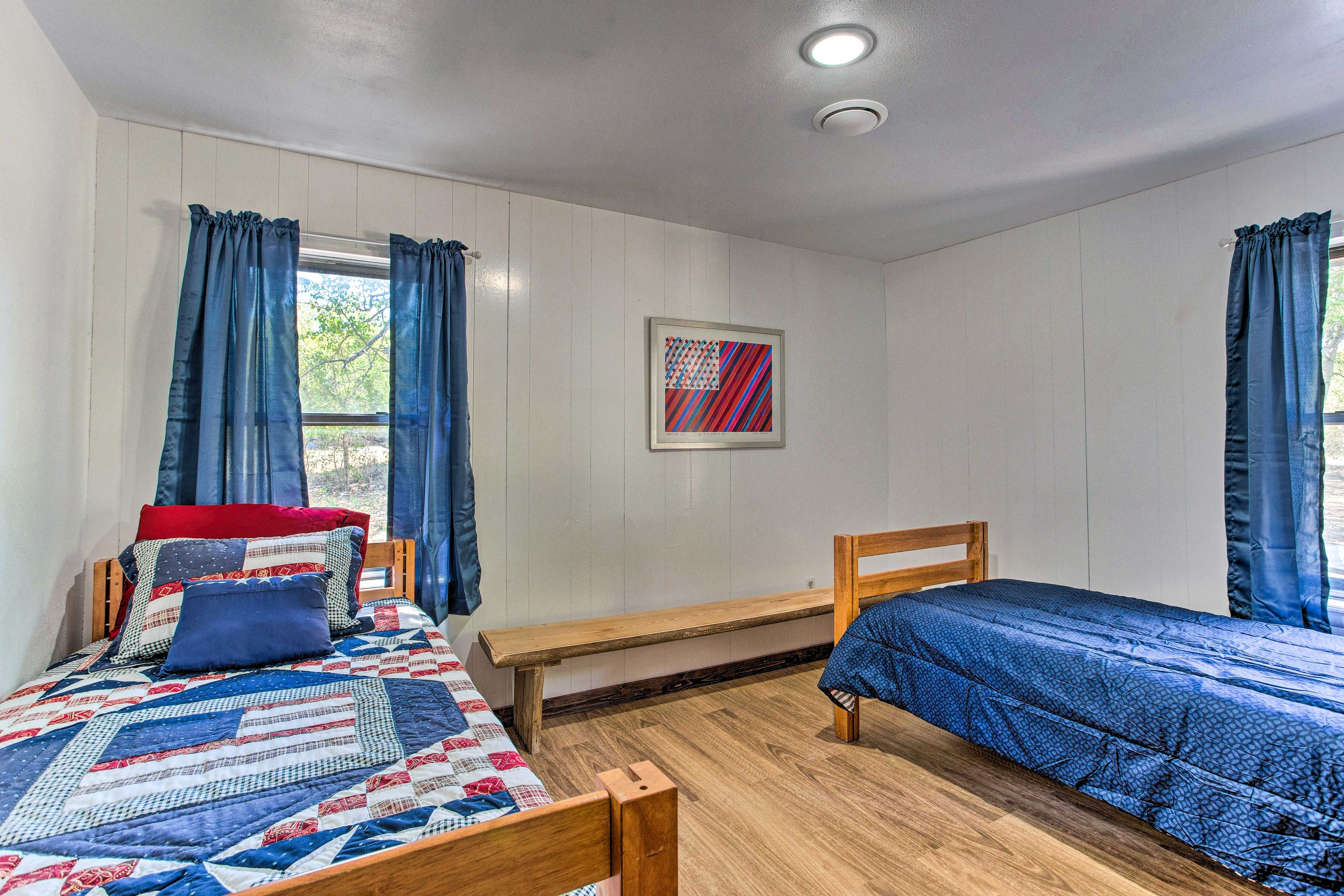 Bedroom 3 | 2 Twin Beds