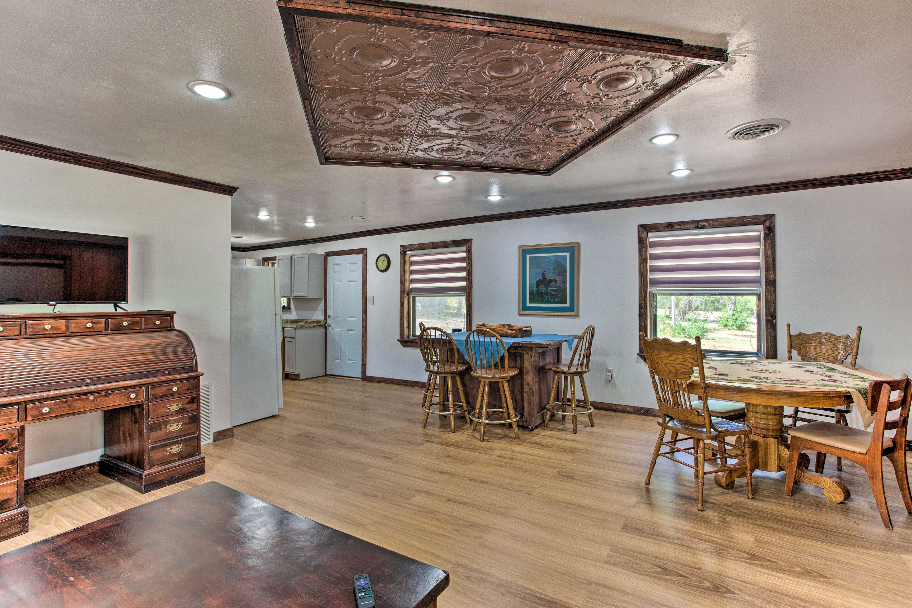 Dining Area | Dishware/Flatware