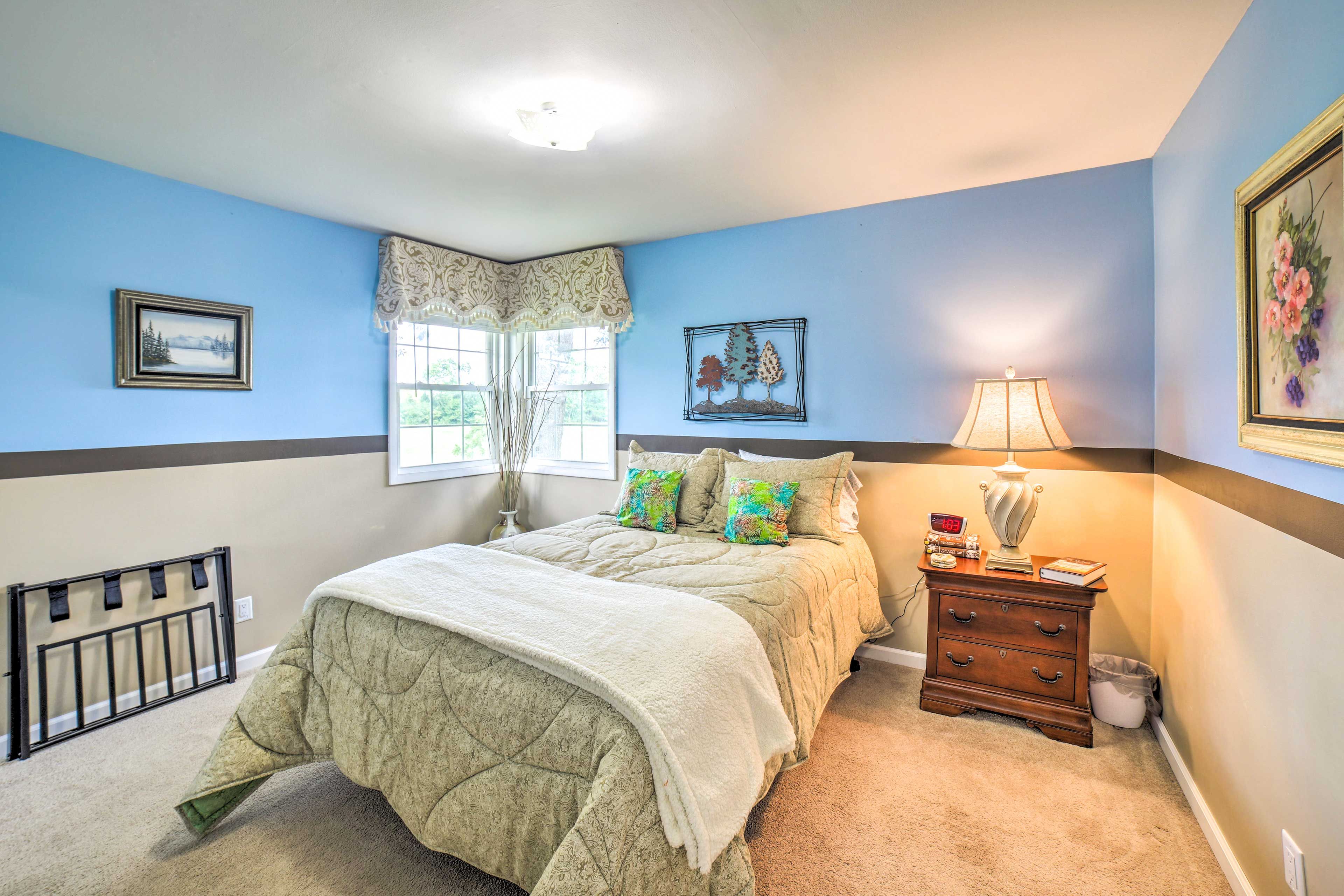 Bedroom 3 | Queen Bed