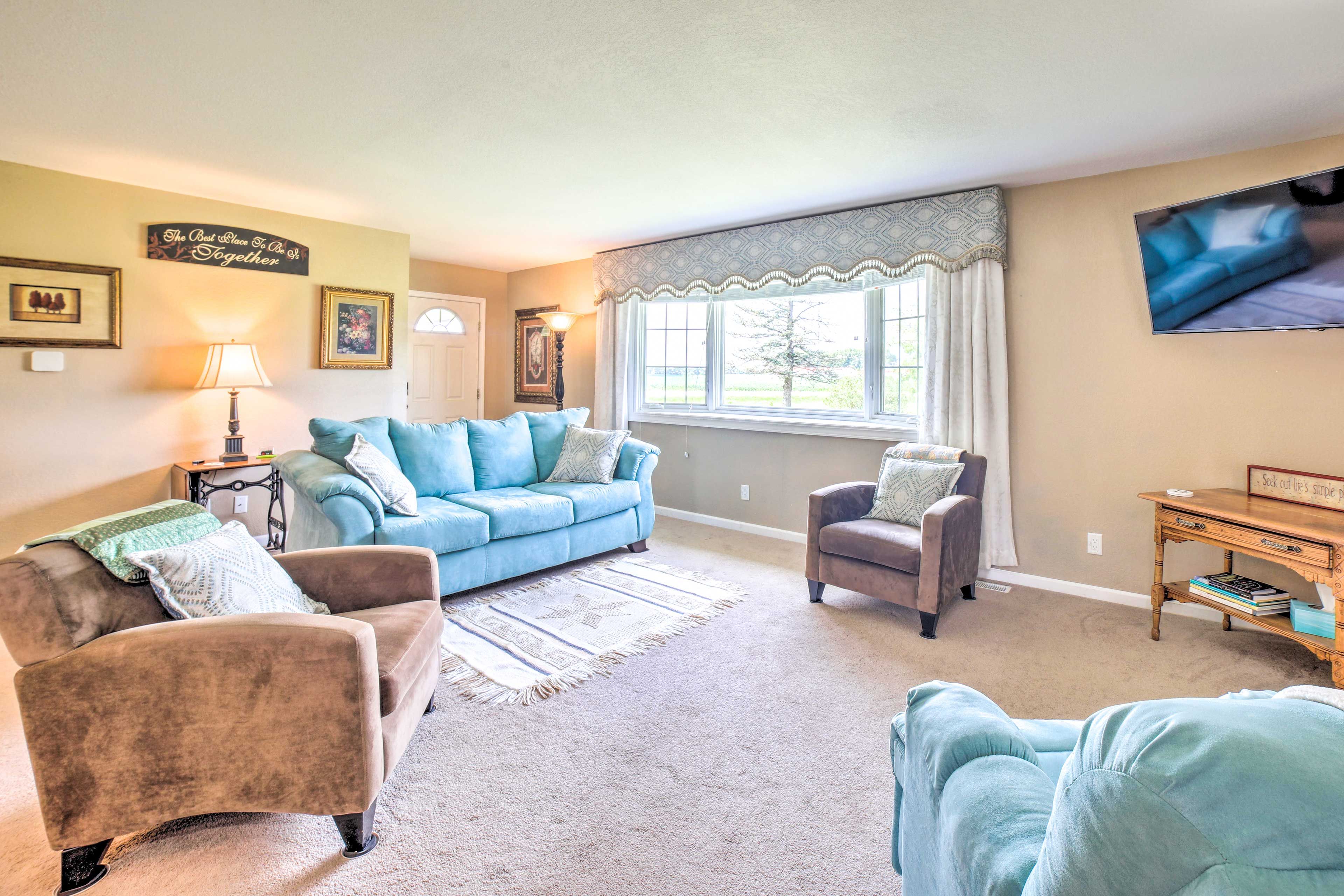 Living Room | Free WiFi | Smart TV | Central A/C
