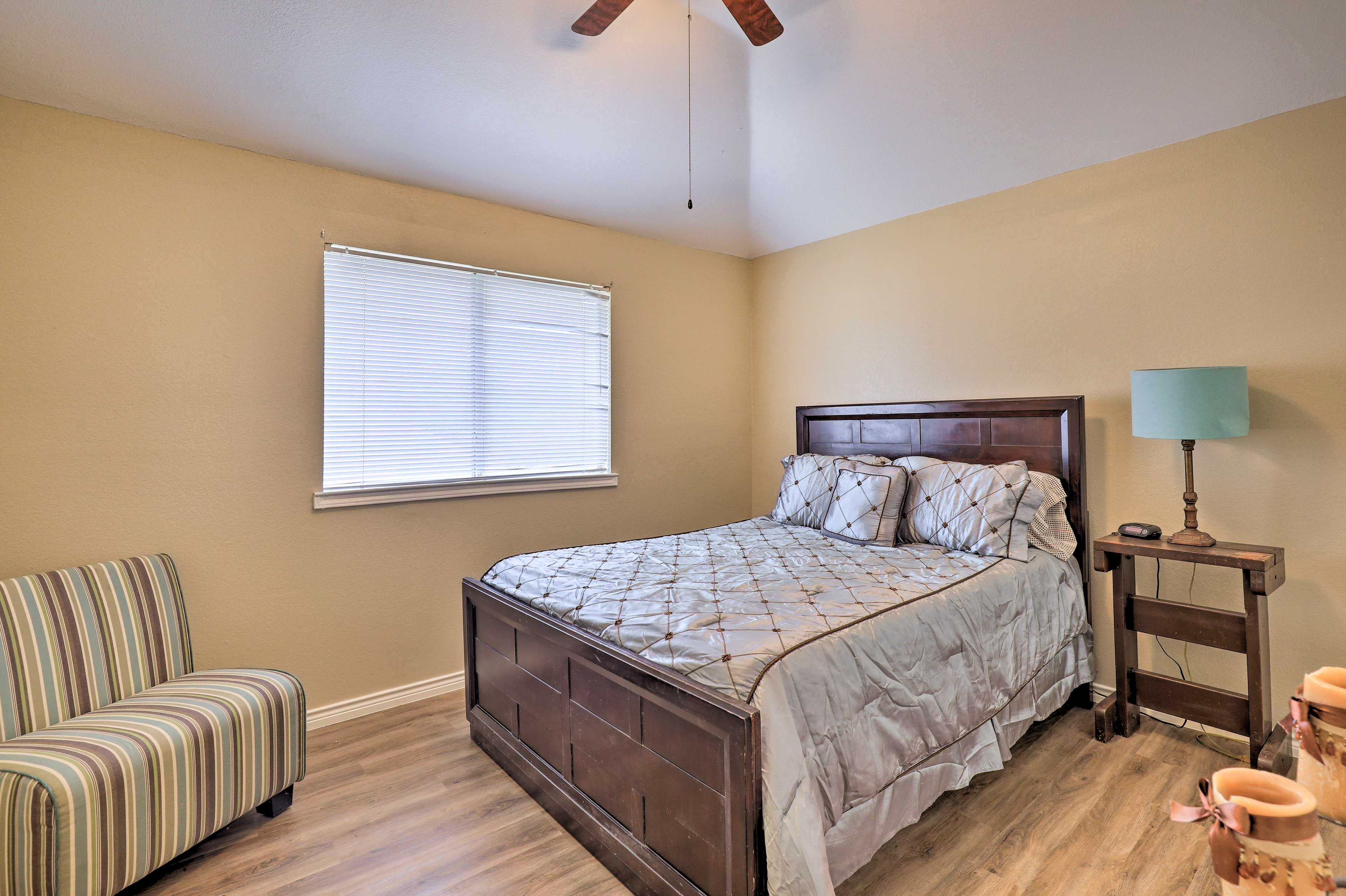 Bedroom 2 | Queen Bed | 2nd Floor