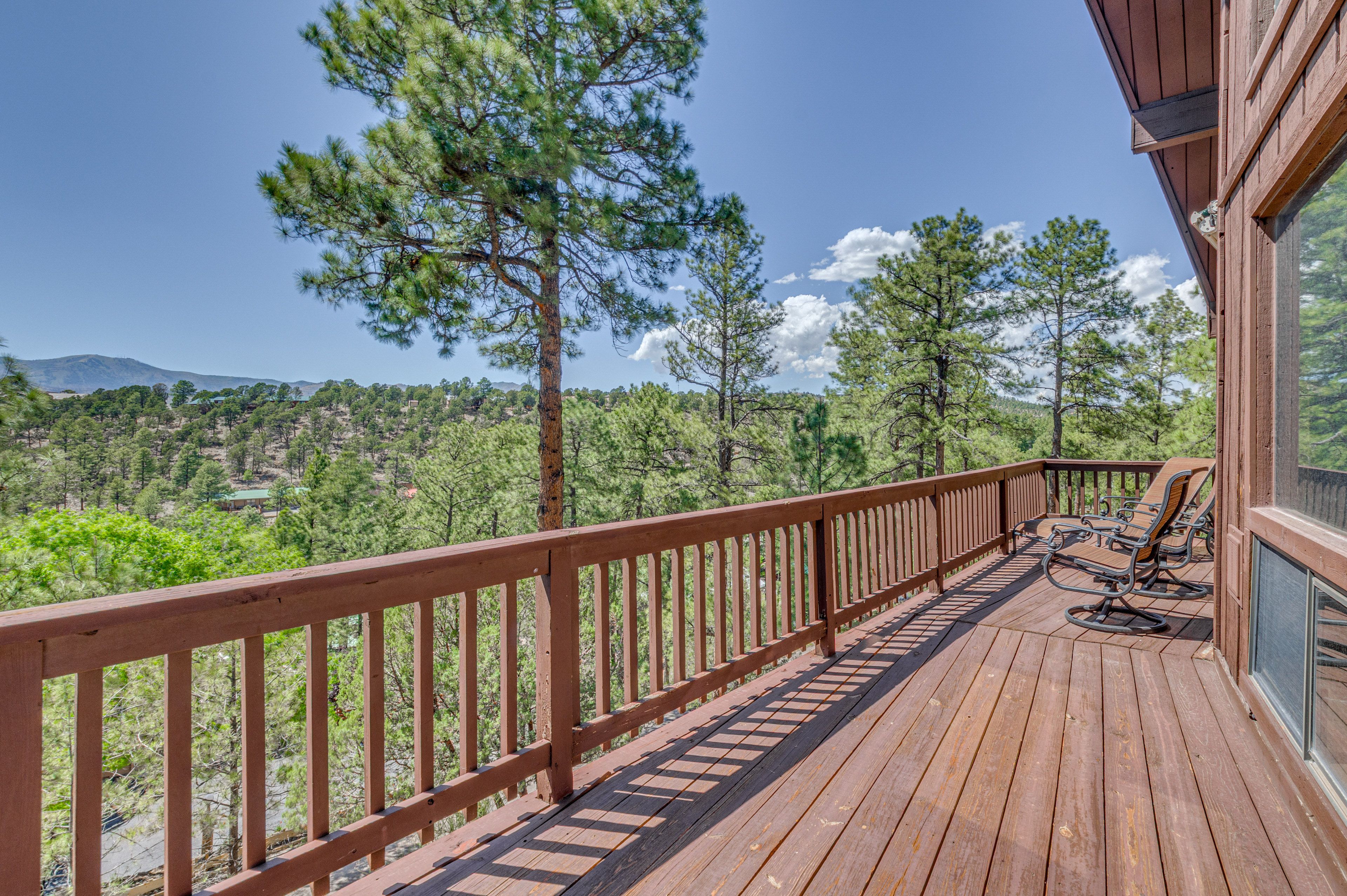 Furnished Deck | Sierra Mountain Views