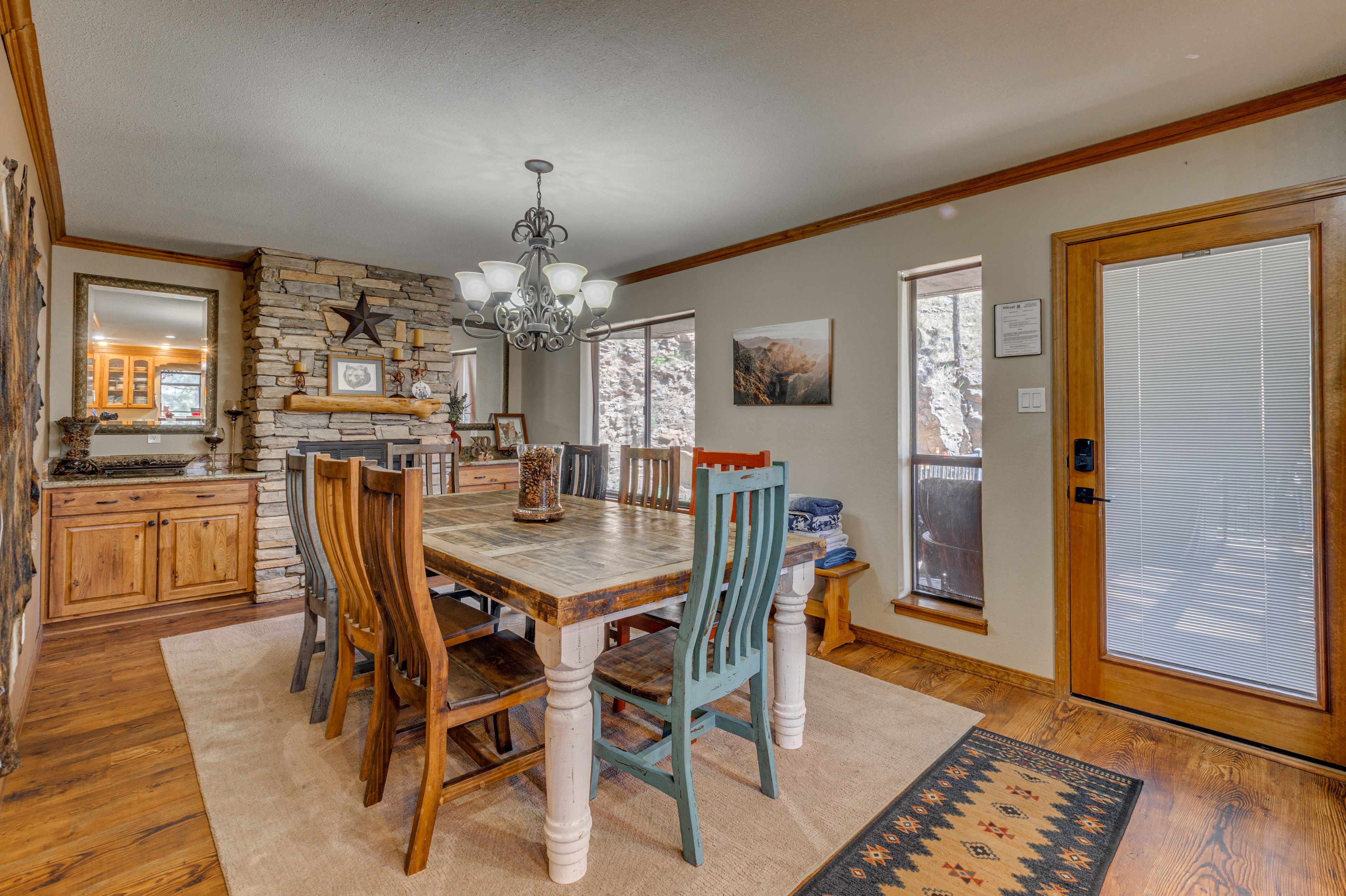 Dining Room | Dishes & Flatware Provided