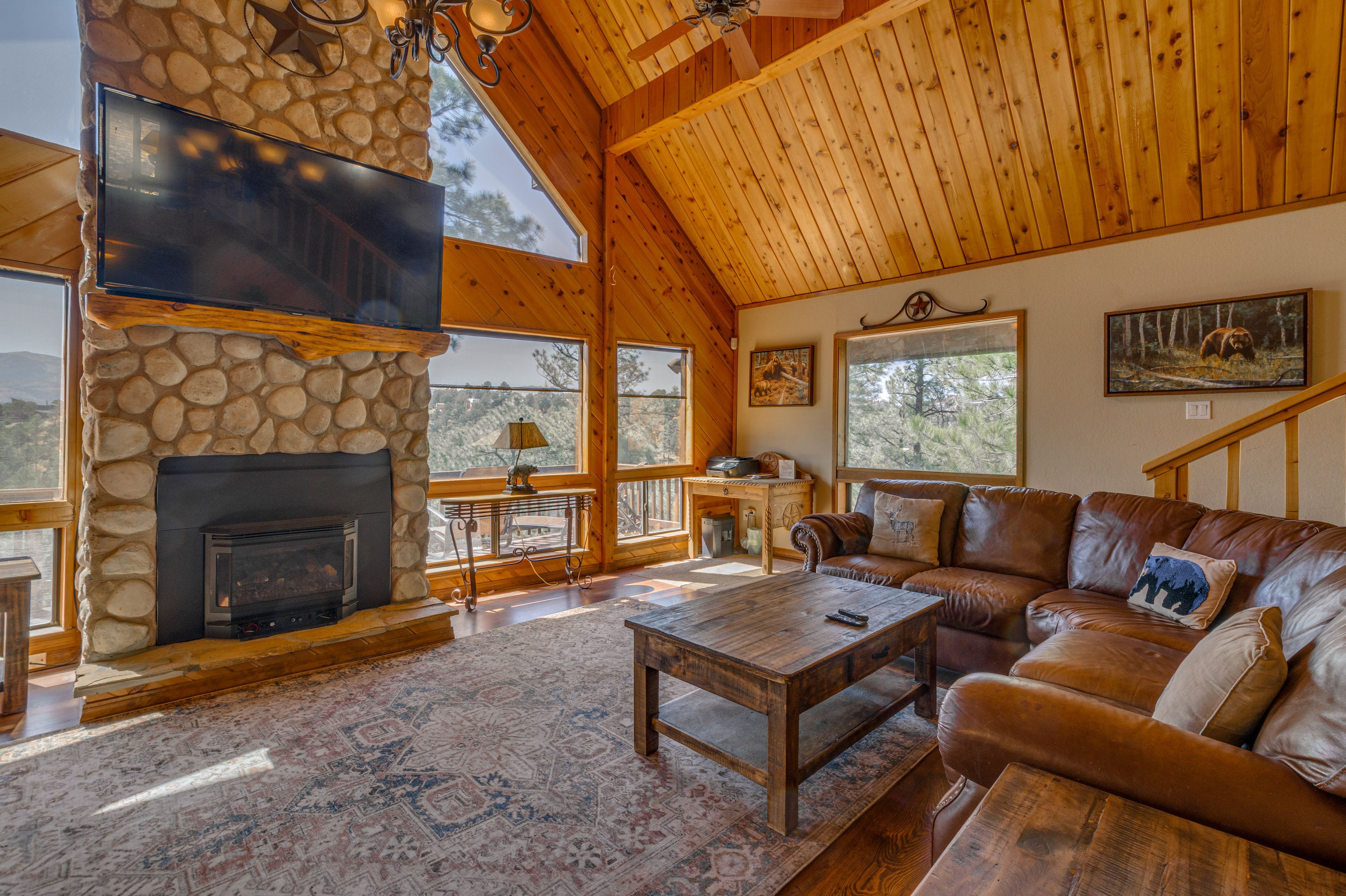 Living Room | Free WiFi | Central A/C | Electric Heating | WFH Desk