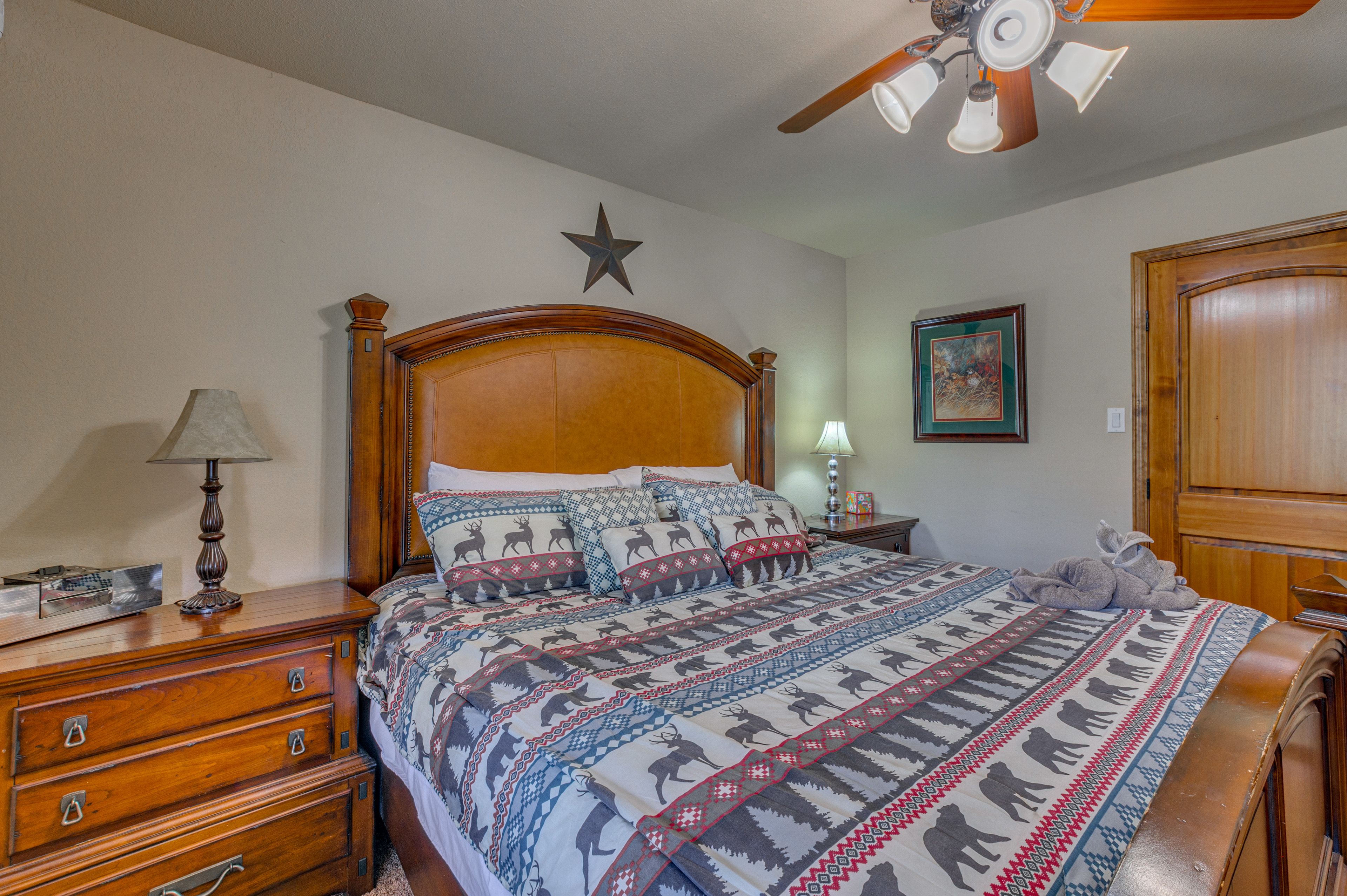 Bedroom 2 | King Bed