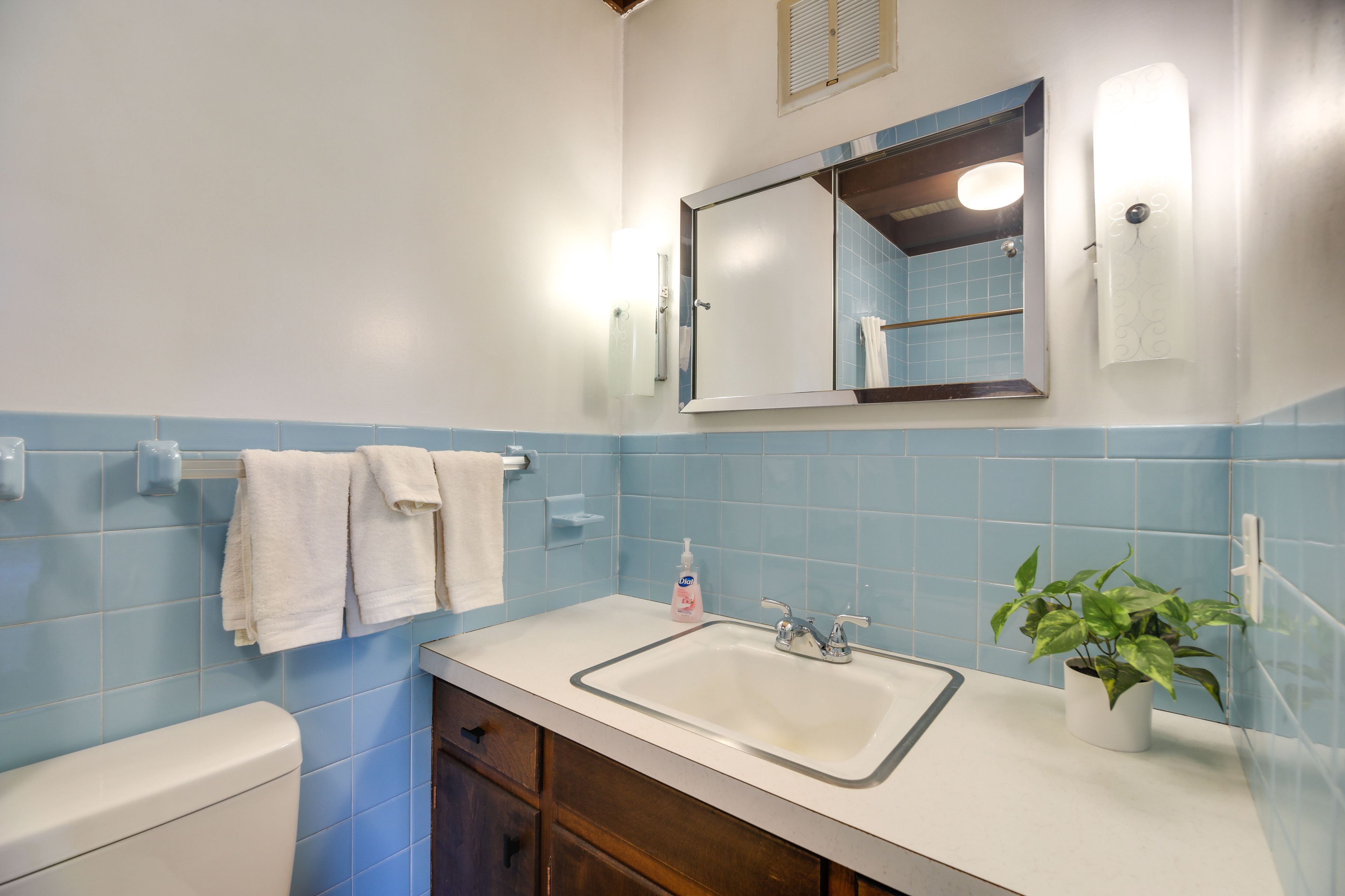 En-Suite Bathroom | Towels Provided