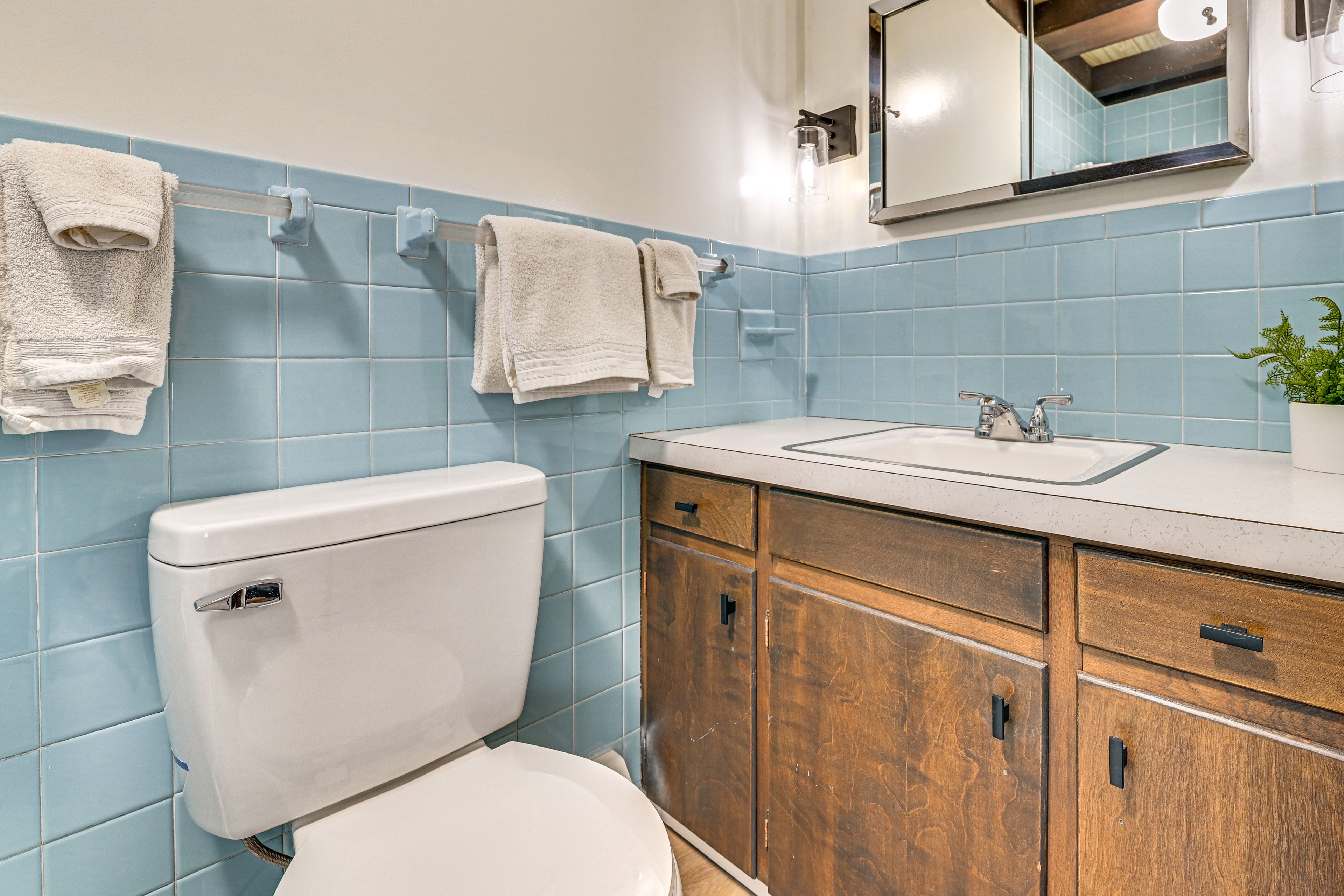 En-Suite Bathroom | Towels Provided