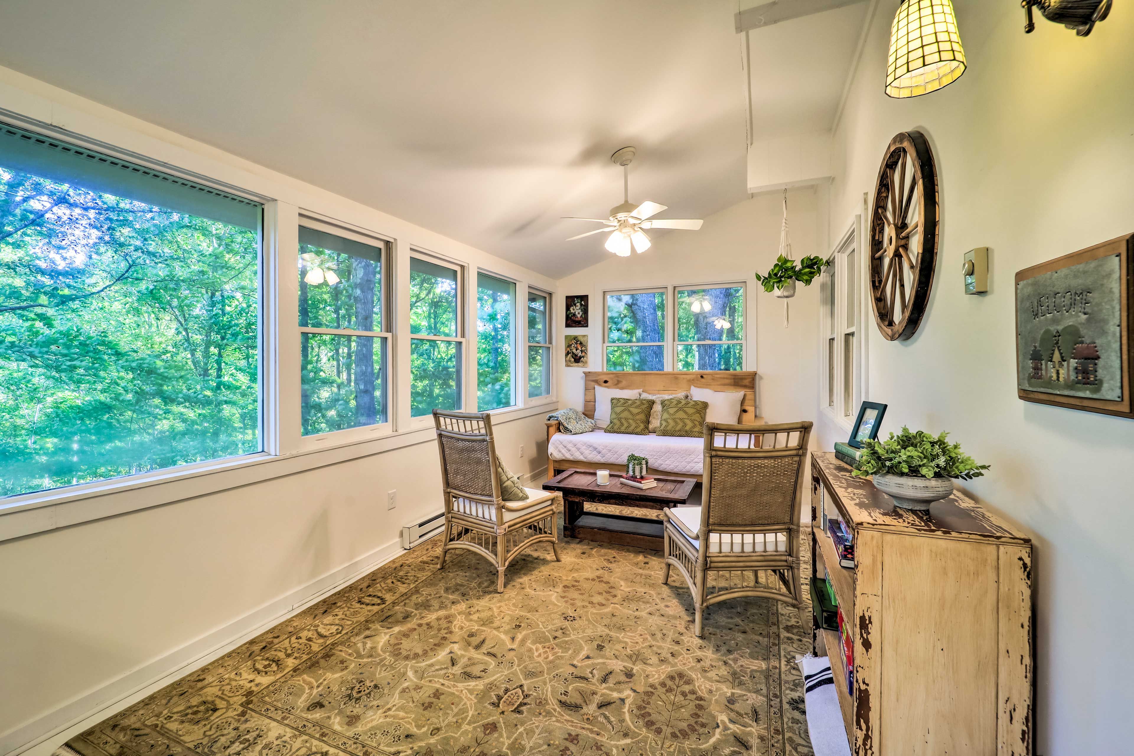 Sunroom | Twin Daybed | Board Games