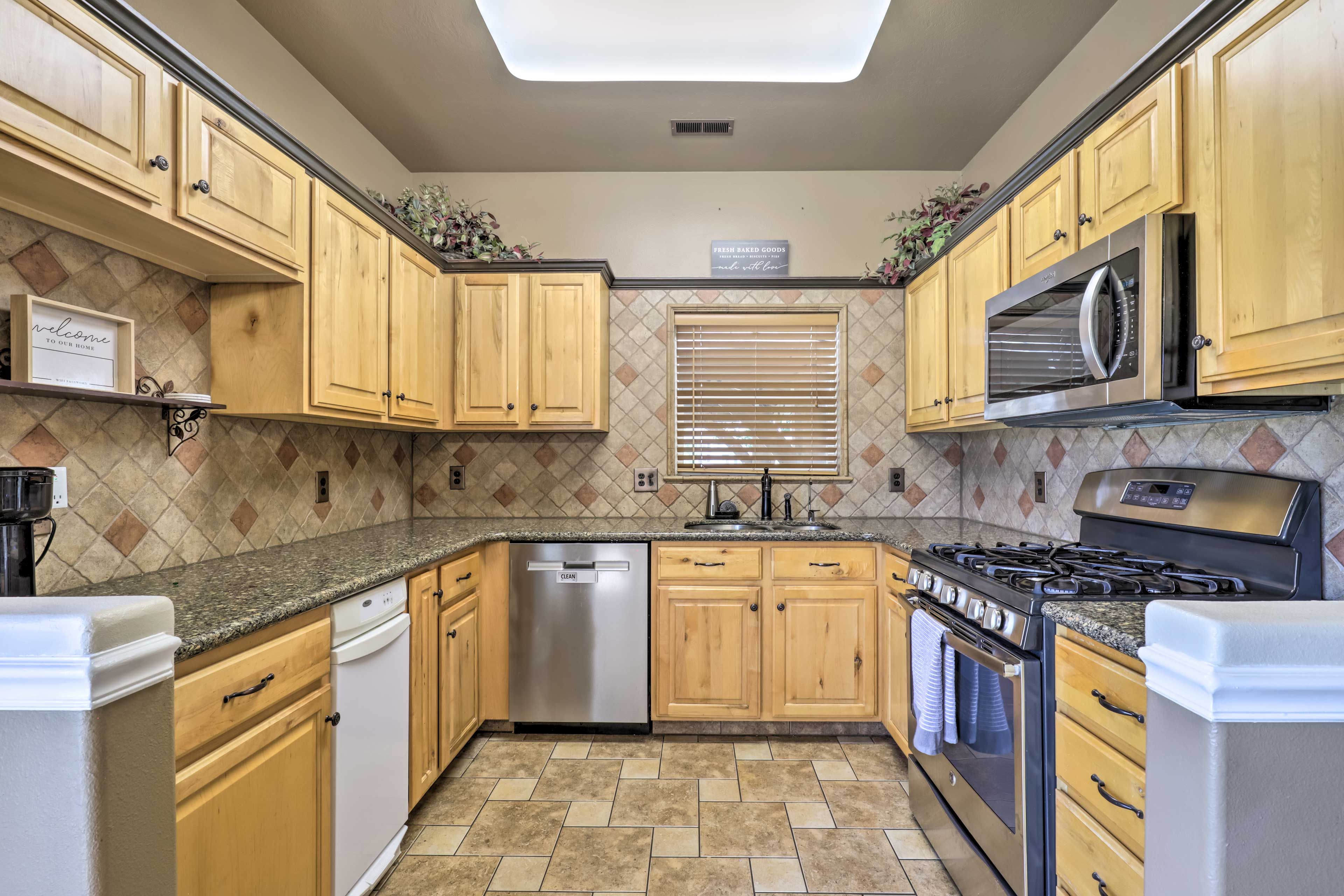 Kitchen | Cooking Basics | Coffee Maker | Paper Towels/Trash Bags Provided