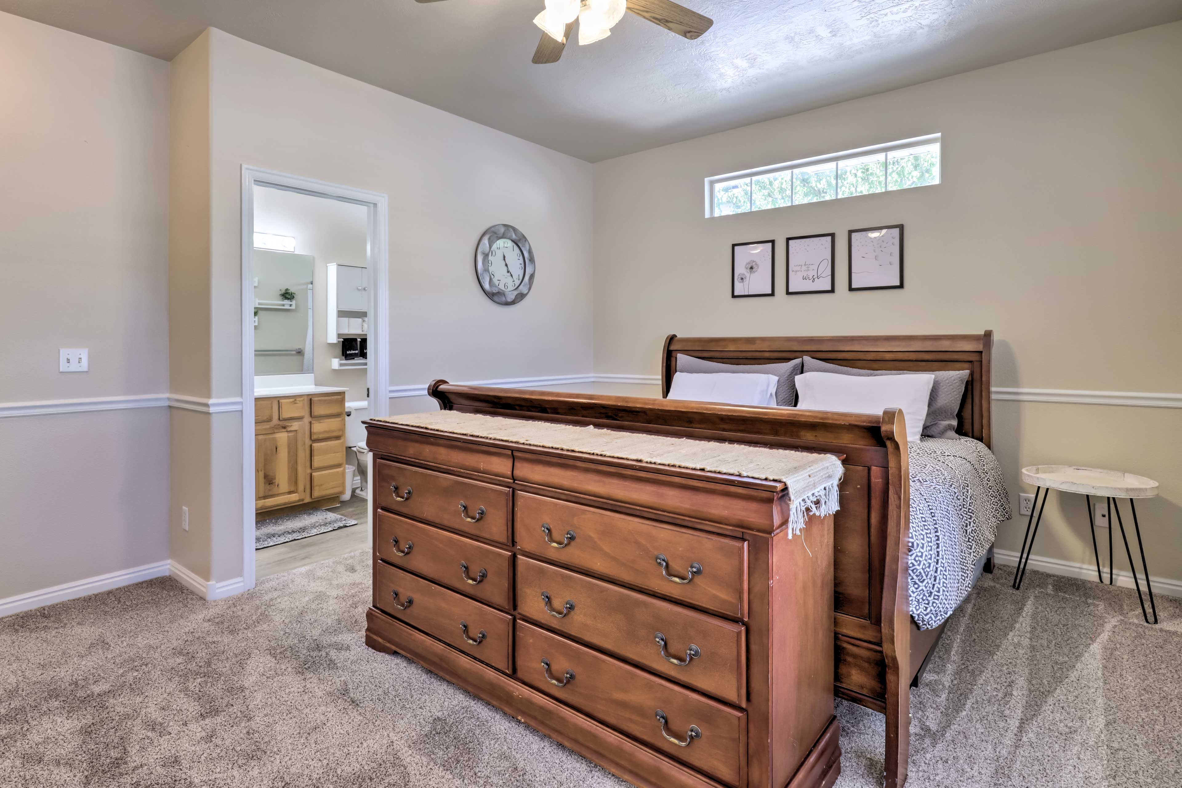 Bedroom 1 | King Bed | Linens Provided | En-Suite Bathroom