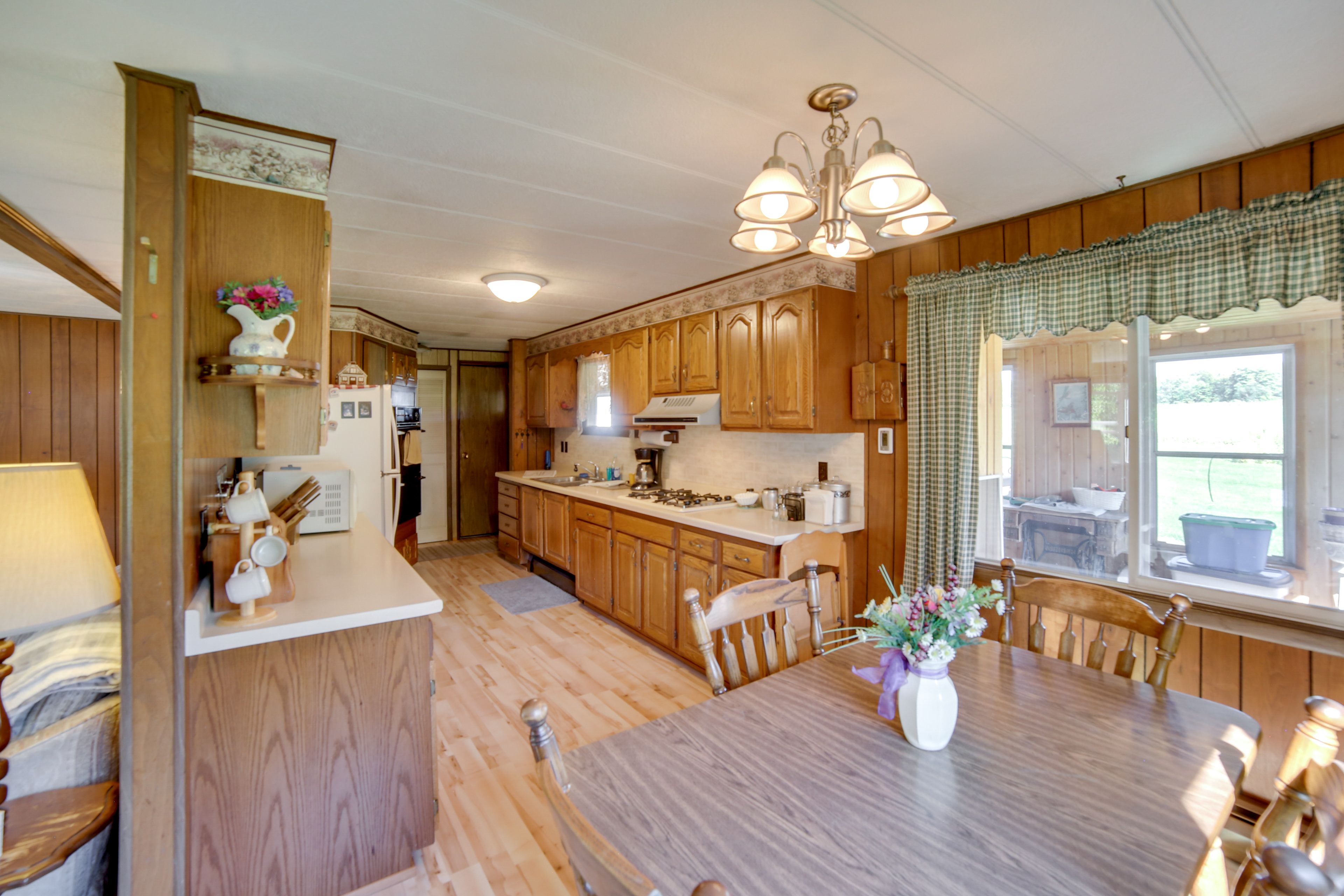 Dining Area | Dishware/Flatware | Trash Bags/Paper Towels