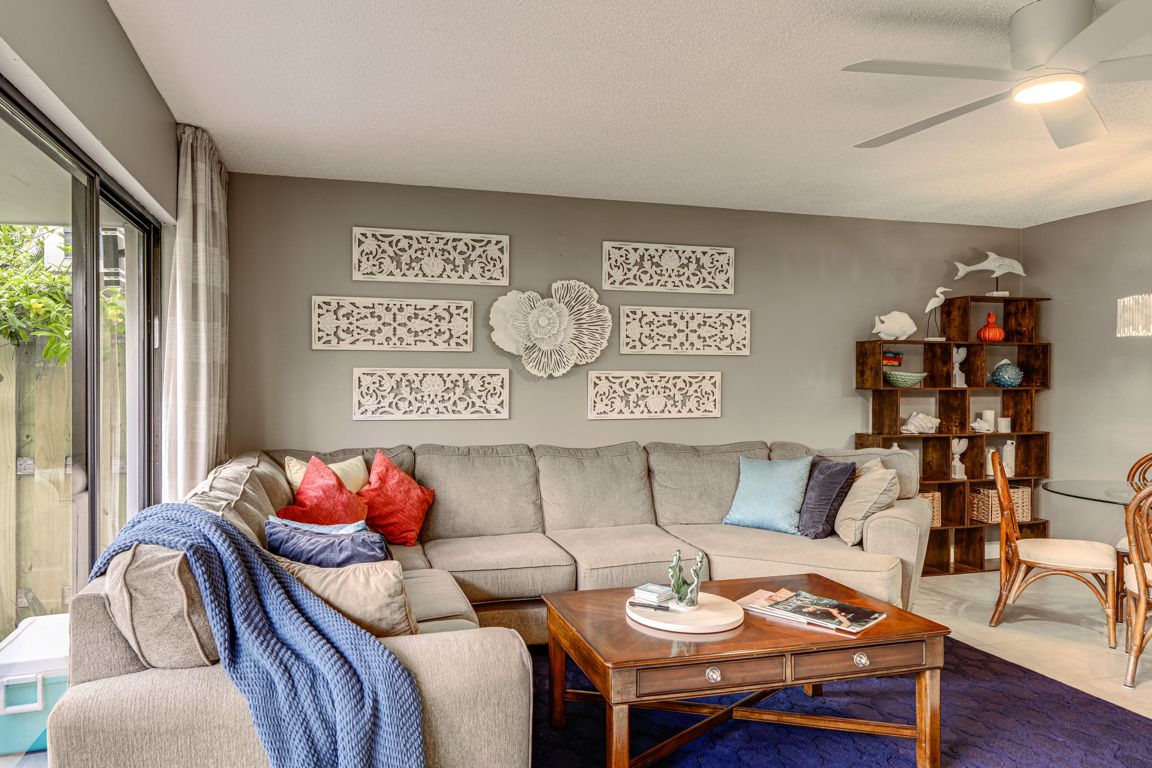 Living Room | 1st Floor | Smart TV | Chess/Checkers Table