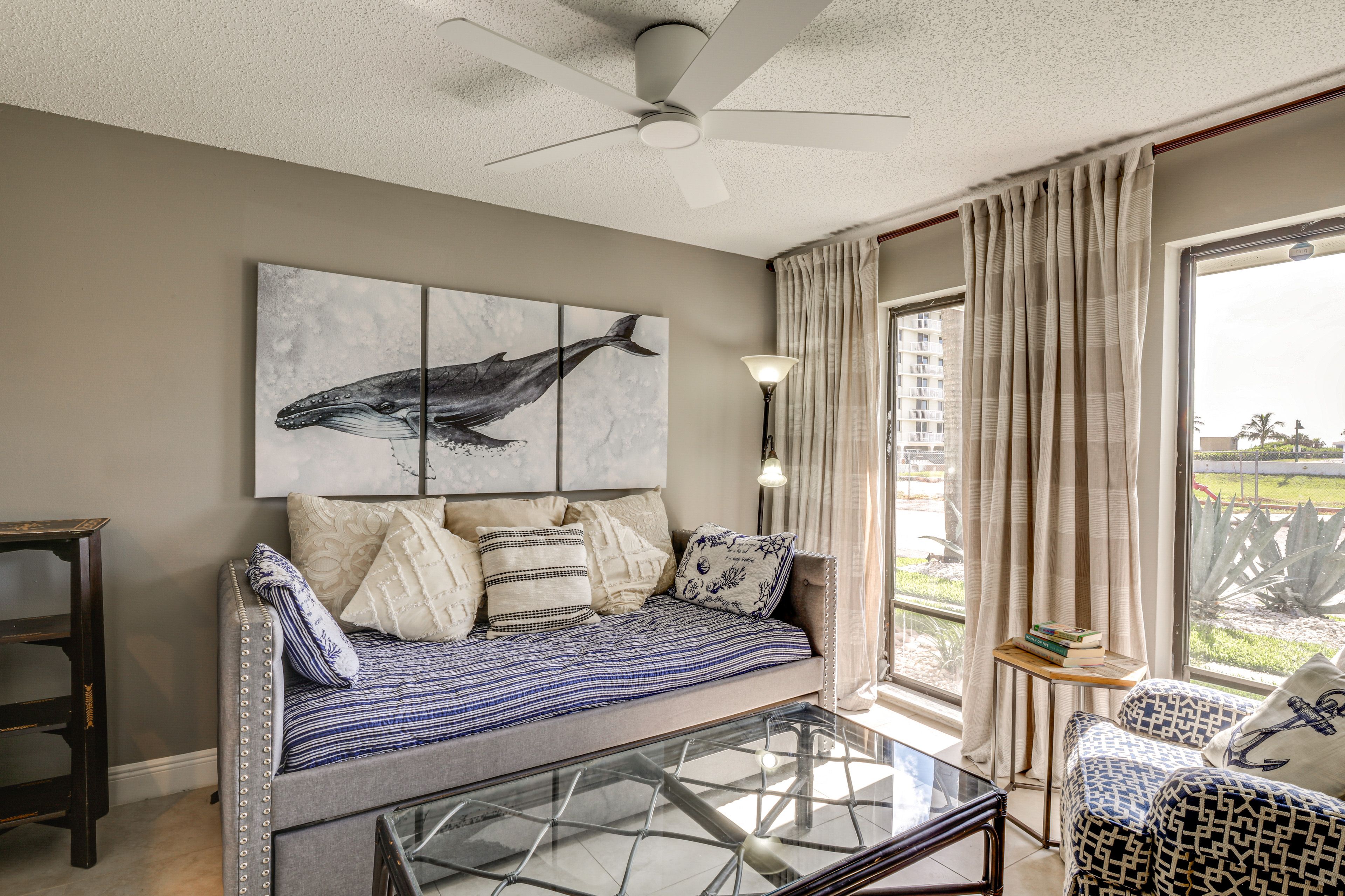 Den | 1st Floor | Twin Daybed w/ Twin Trundle | Smart TV
