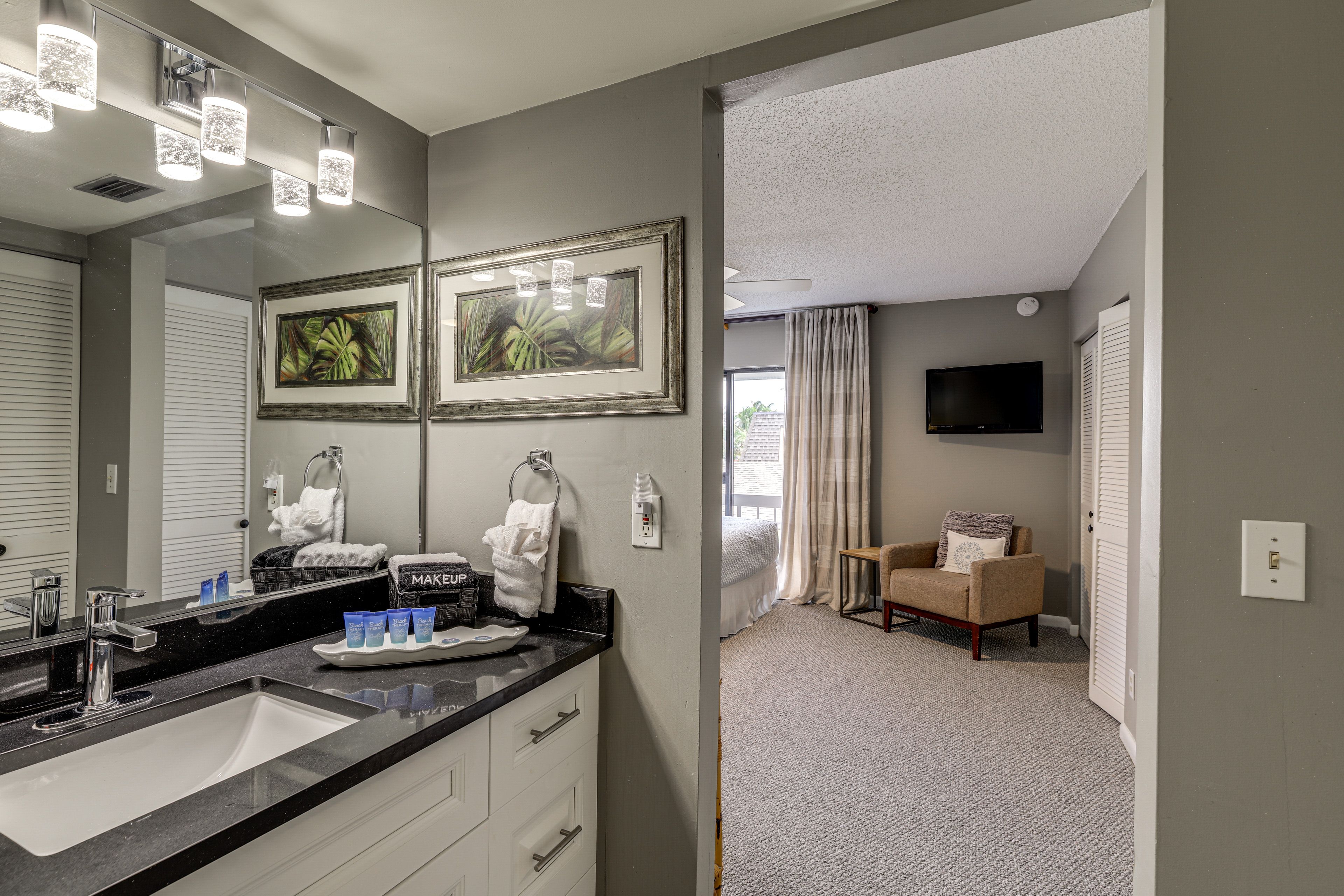 En-Suite Bathroom | 2nd Floor | Complimentary Toiletries | Hair Dryer