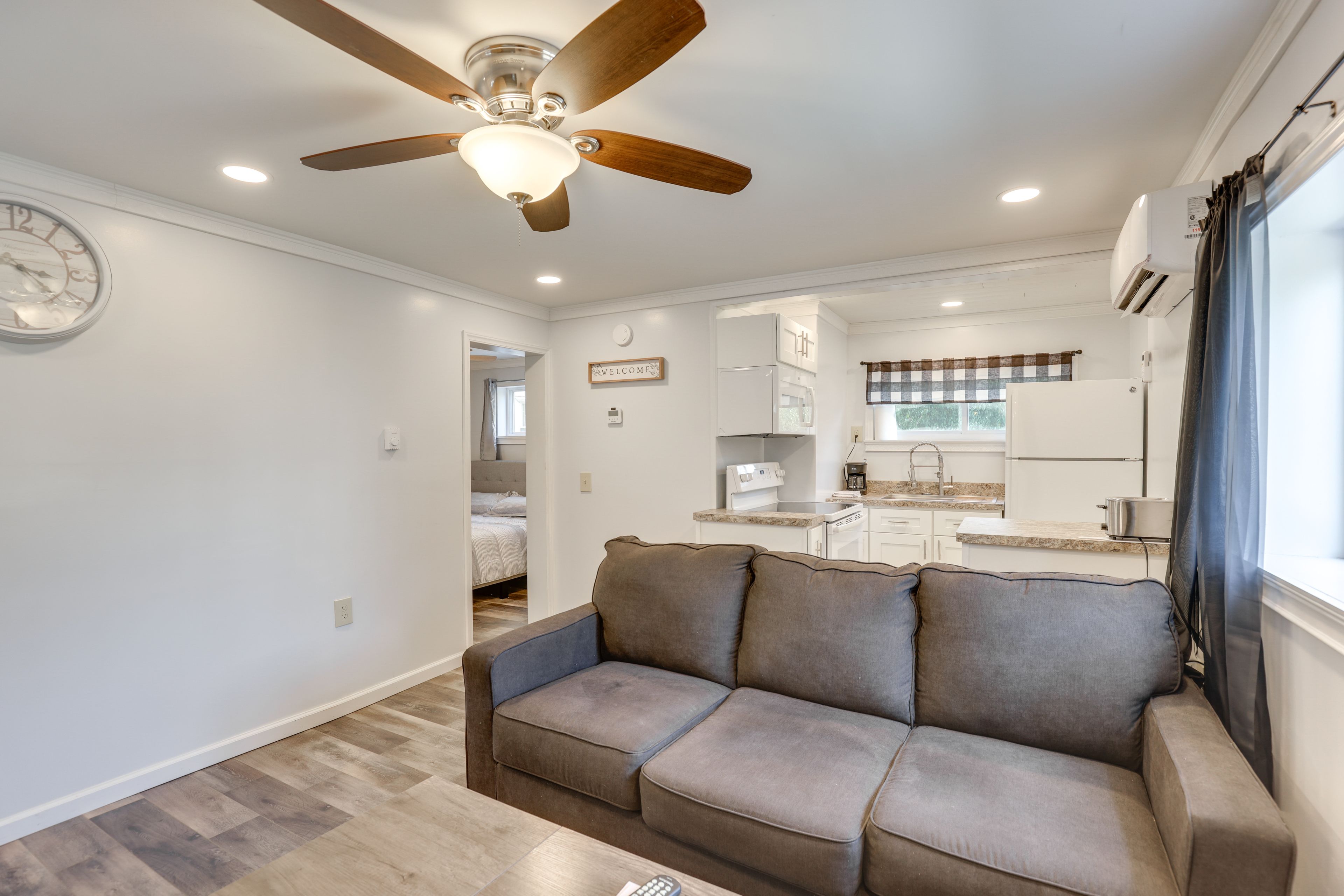 Living Room | Smart TV w/ Cable | Queen Sleeper Sofa