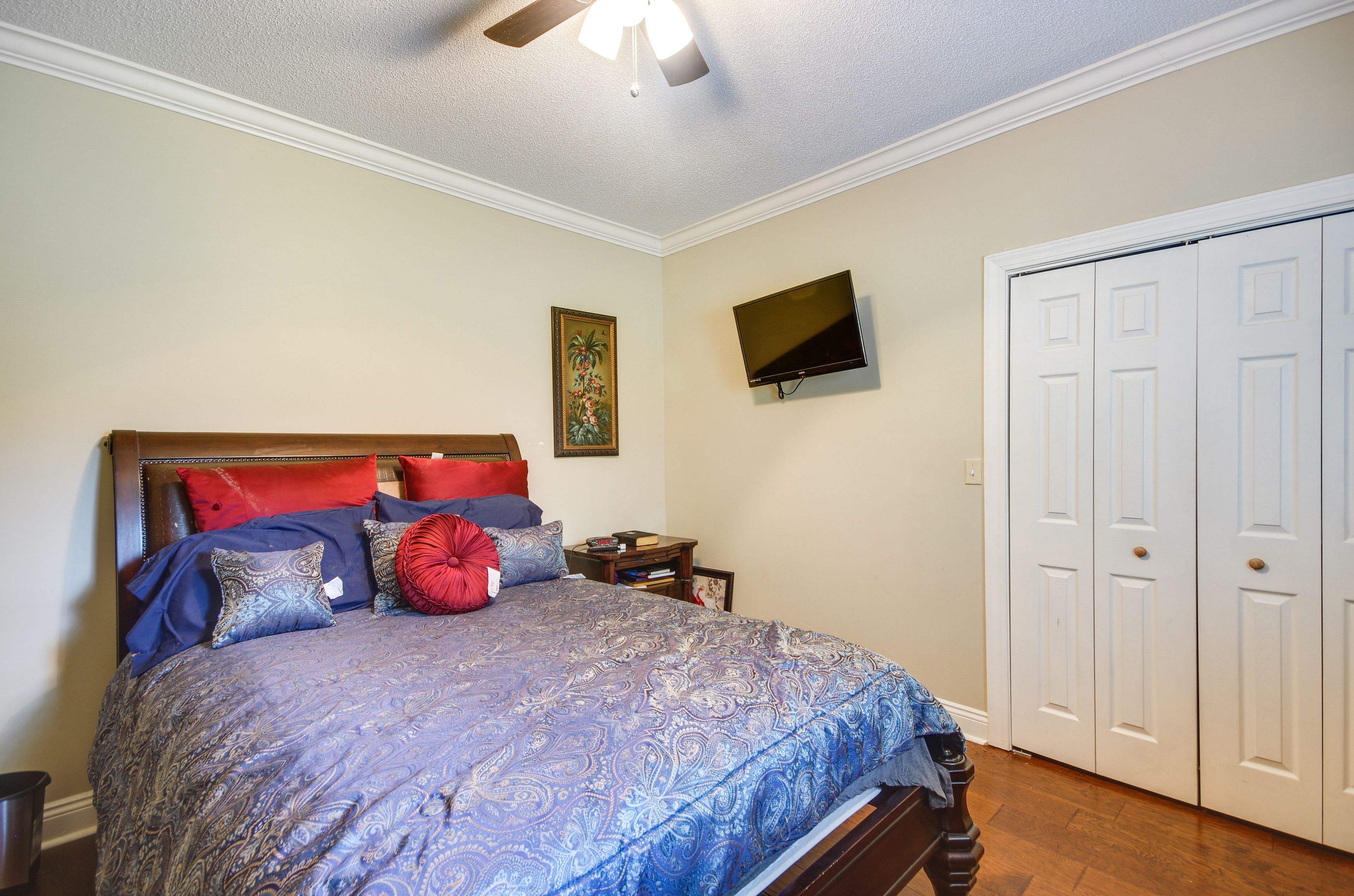 Bedroom 2 | Queen Bed