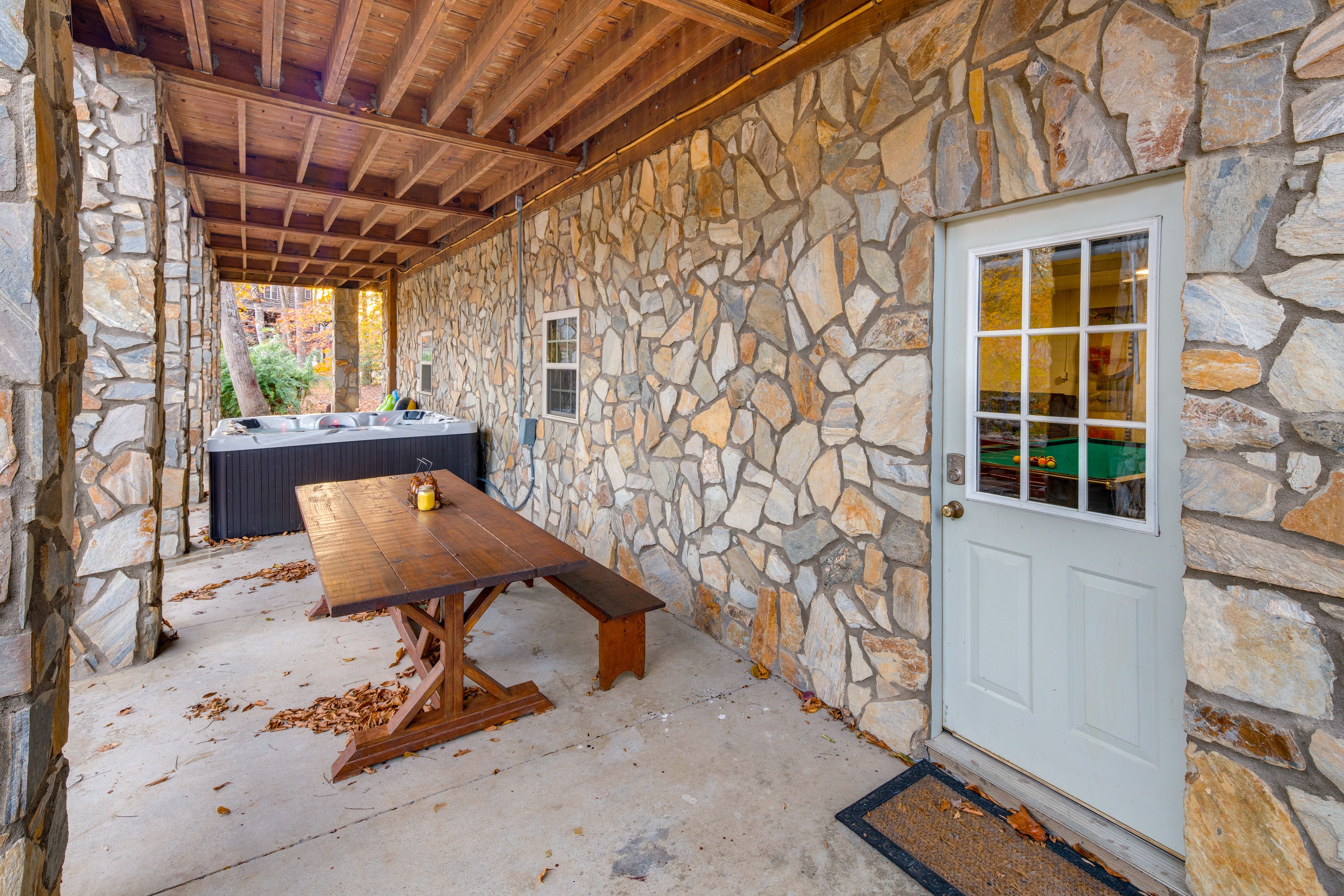 Patio | Hot Tub | River Floaties | Fire Pit