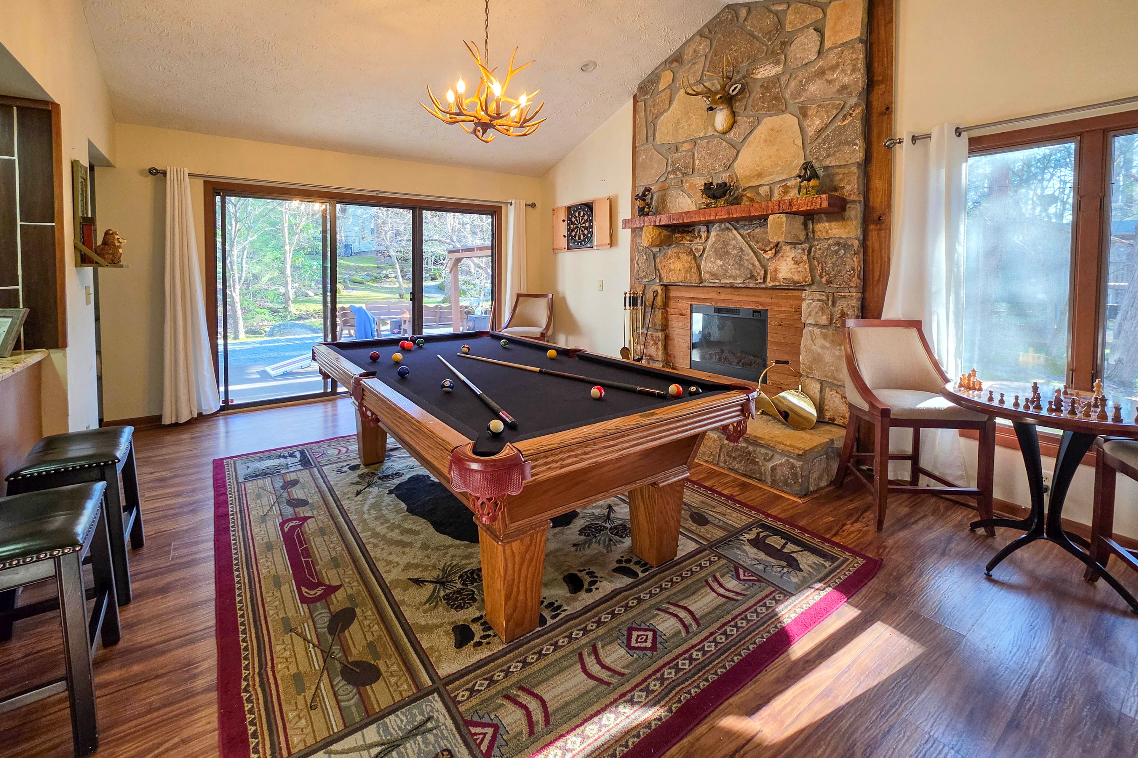 Den | Free WiFi | Central A/C & Heating