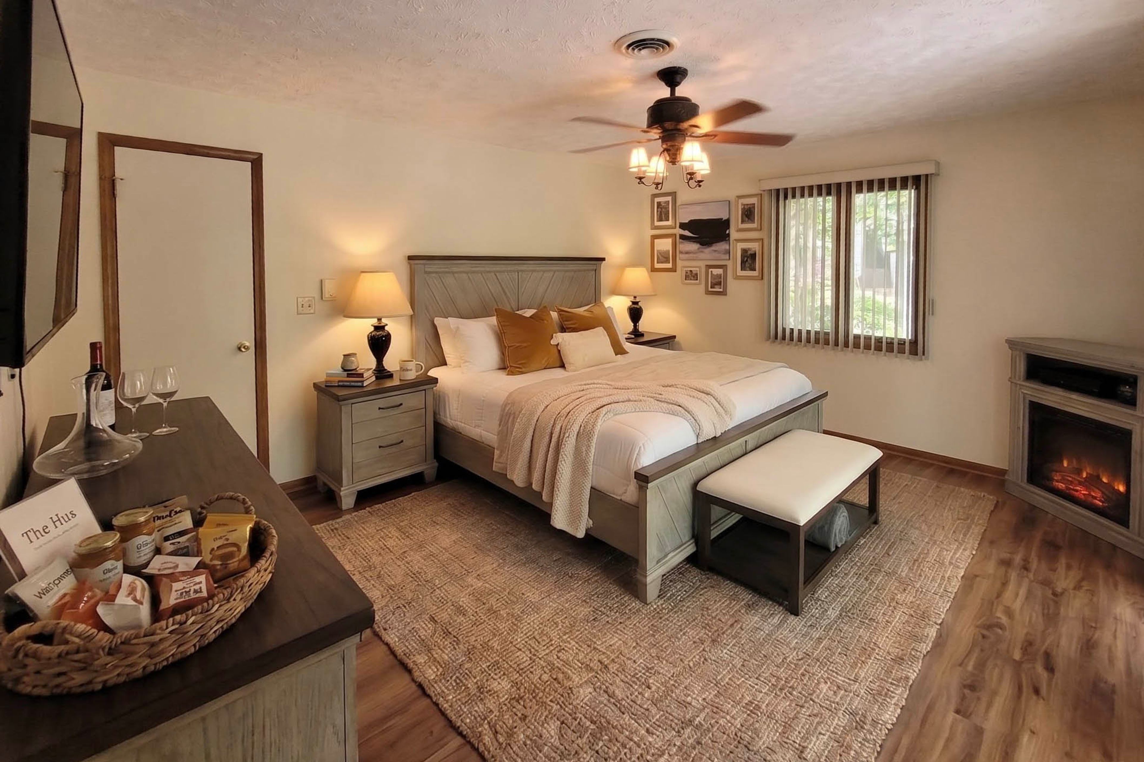 Bedroom 1 | King Bed | Smart TV w/ Cable