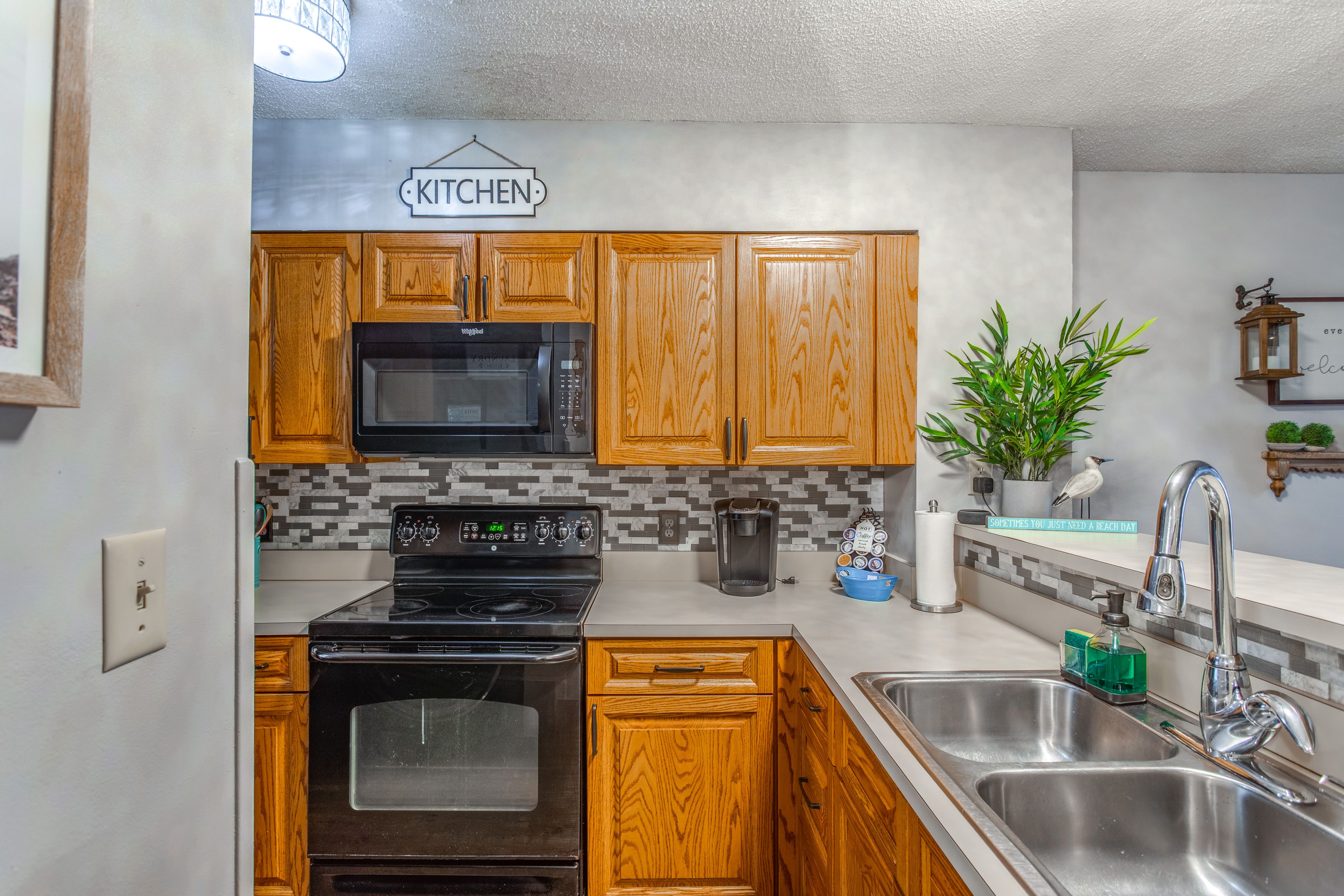 Full Kitchen | 1st Floor